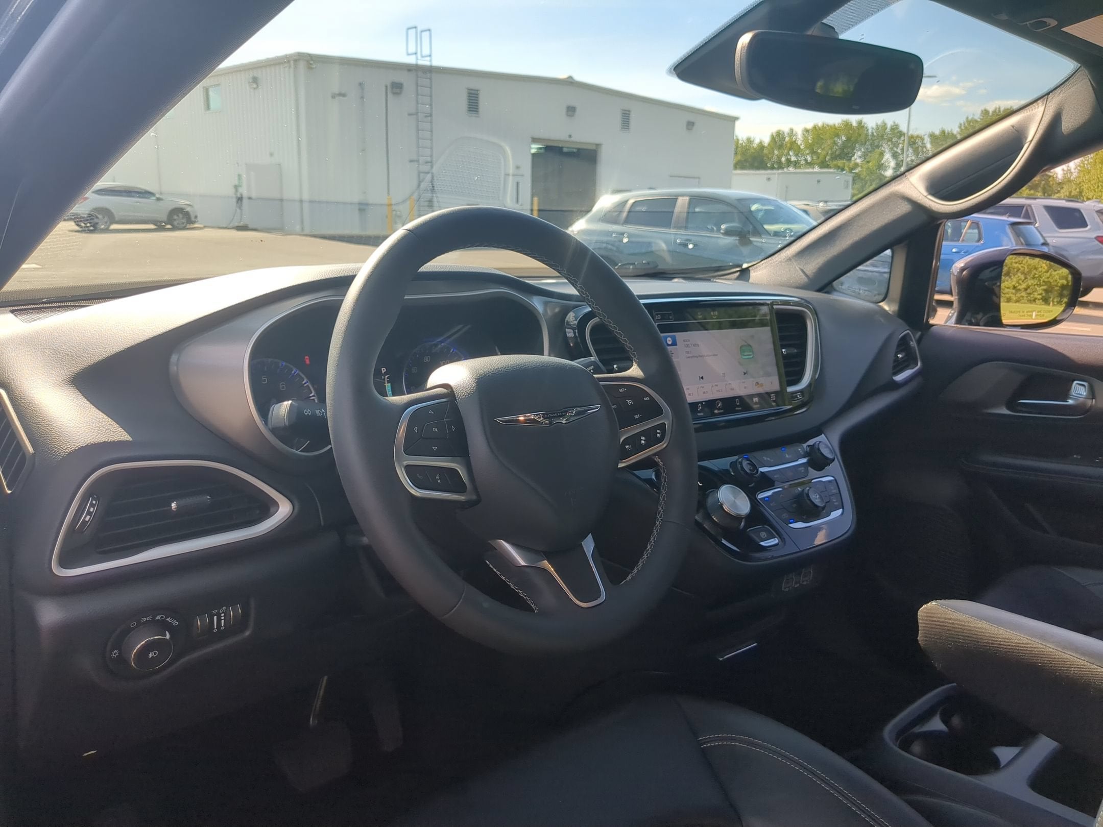 2025 Chrysler Pacifica Select