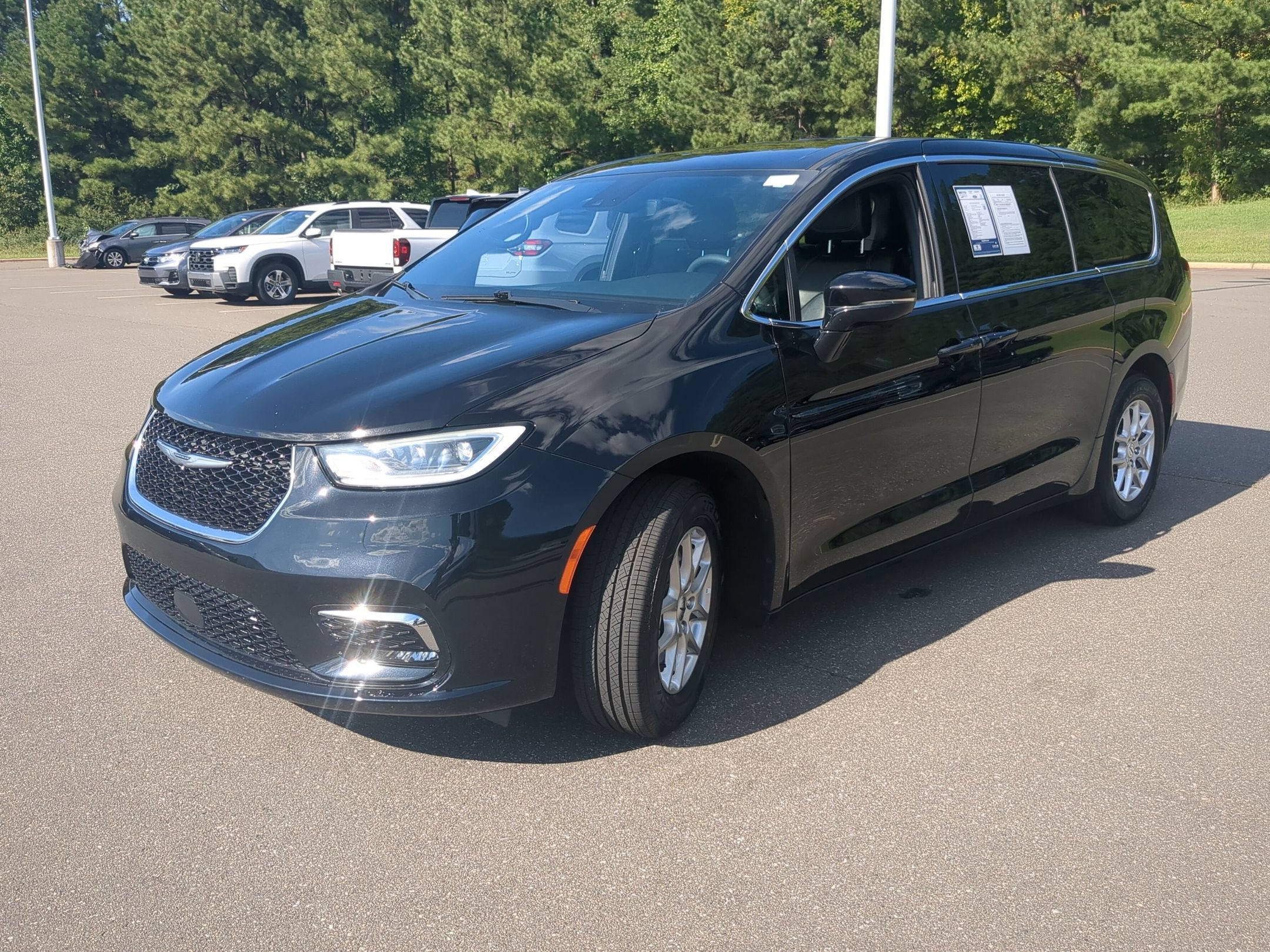 2025 Chrysler Pacifica Select