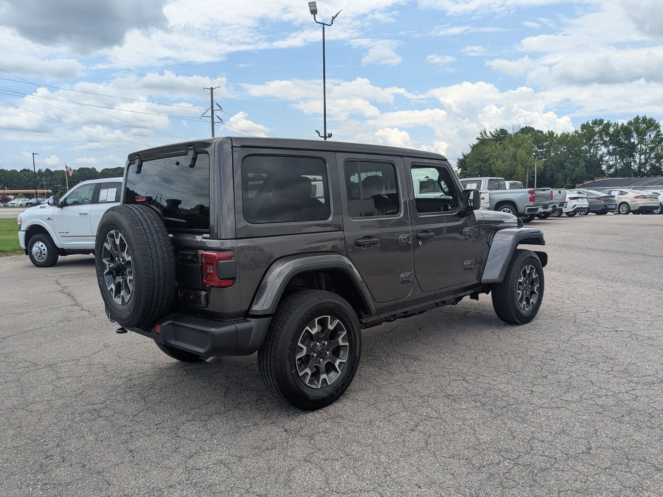 2025 Jeep Wrangler WRANGLER 4-DOOR SAHARA