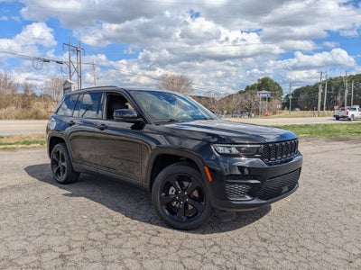 2023 Jeep Grand Cherokee Altitude 4x2