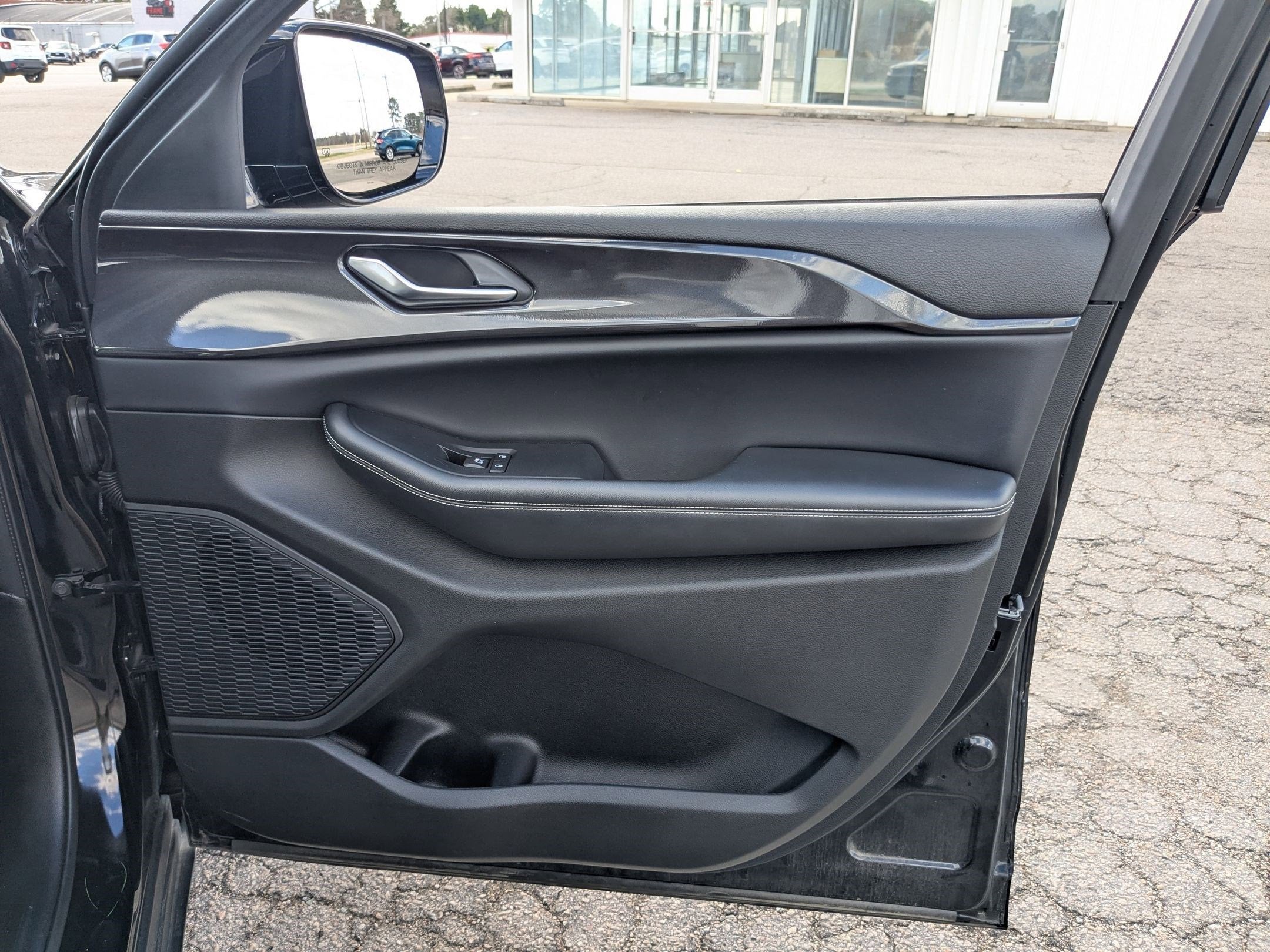 2023 Jeep Grand Cherokee Altitude 4x2