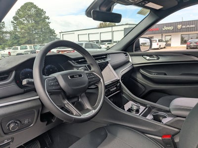 2025 Jeep Grand Cherokee GRAND CHEROKEE LAREDO X 4X4