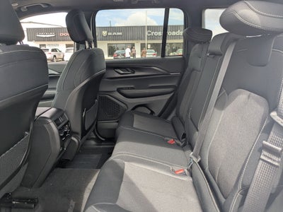 2025 Jeep Grand Cherokee GRAND CHEROKEE LAREDO X 4X4