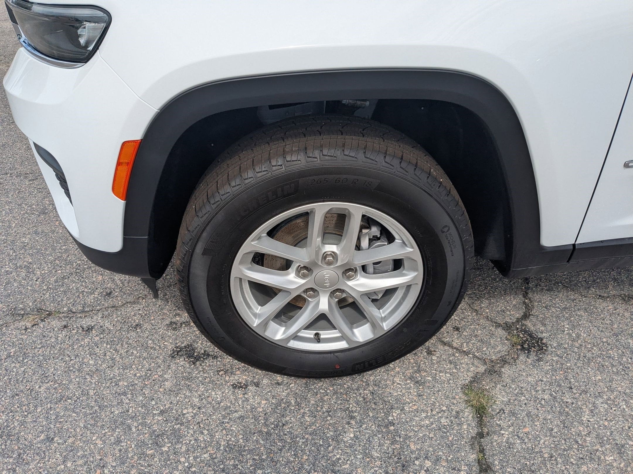 2025 Jeep Grand Cherokee GRAND CHEROKEE LAREDO X 4X4