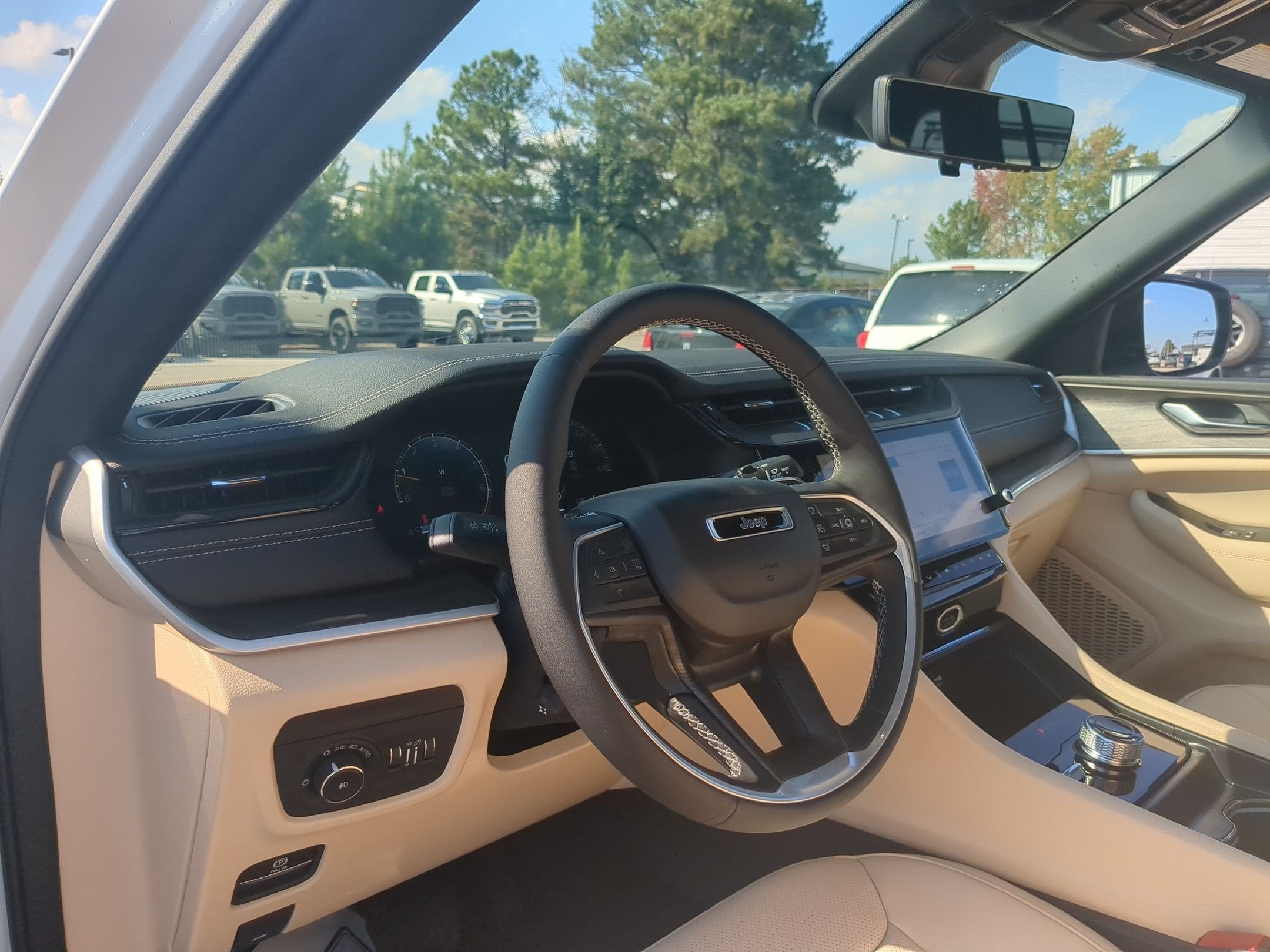 2027 Jeep Grand Cherokee GRAND CHEROKEE LIMITED 4X4