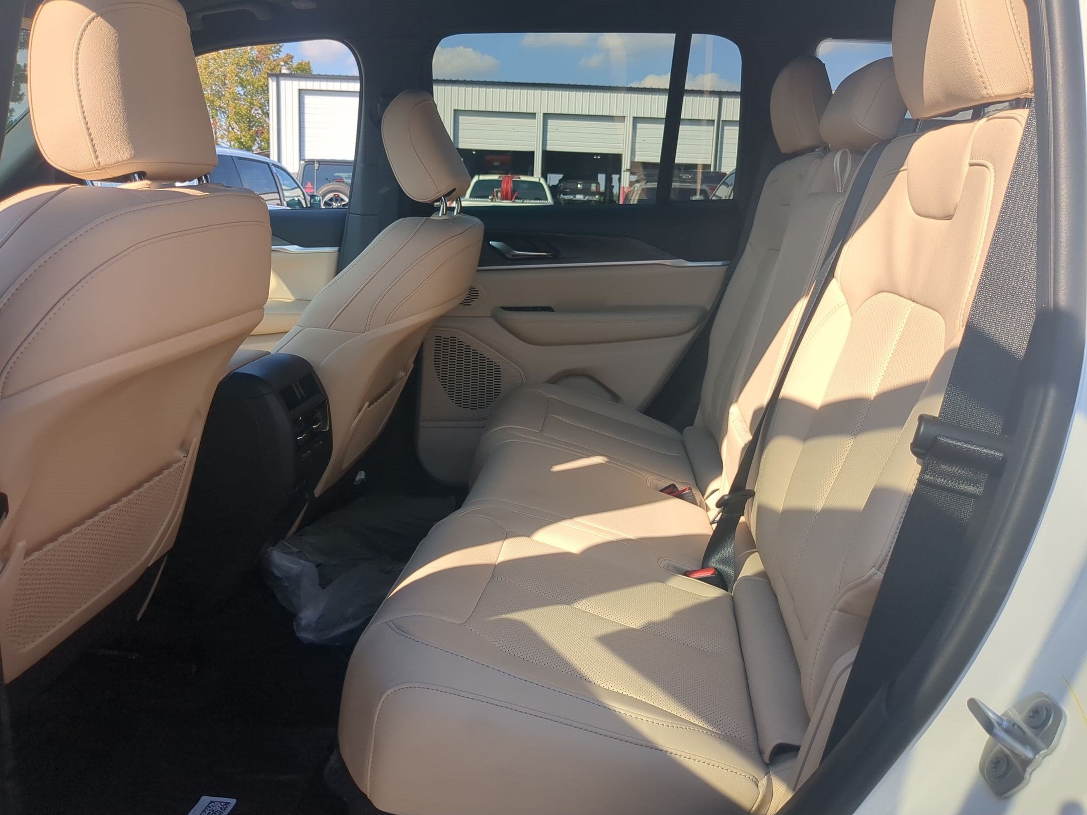 2027 Jeep Grand Cherokee GRAND CHEROKEE LIMITED 4X4