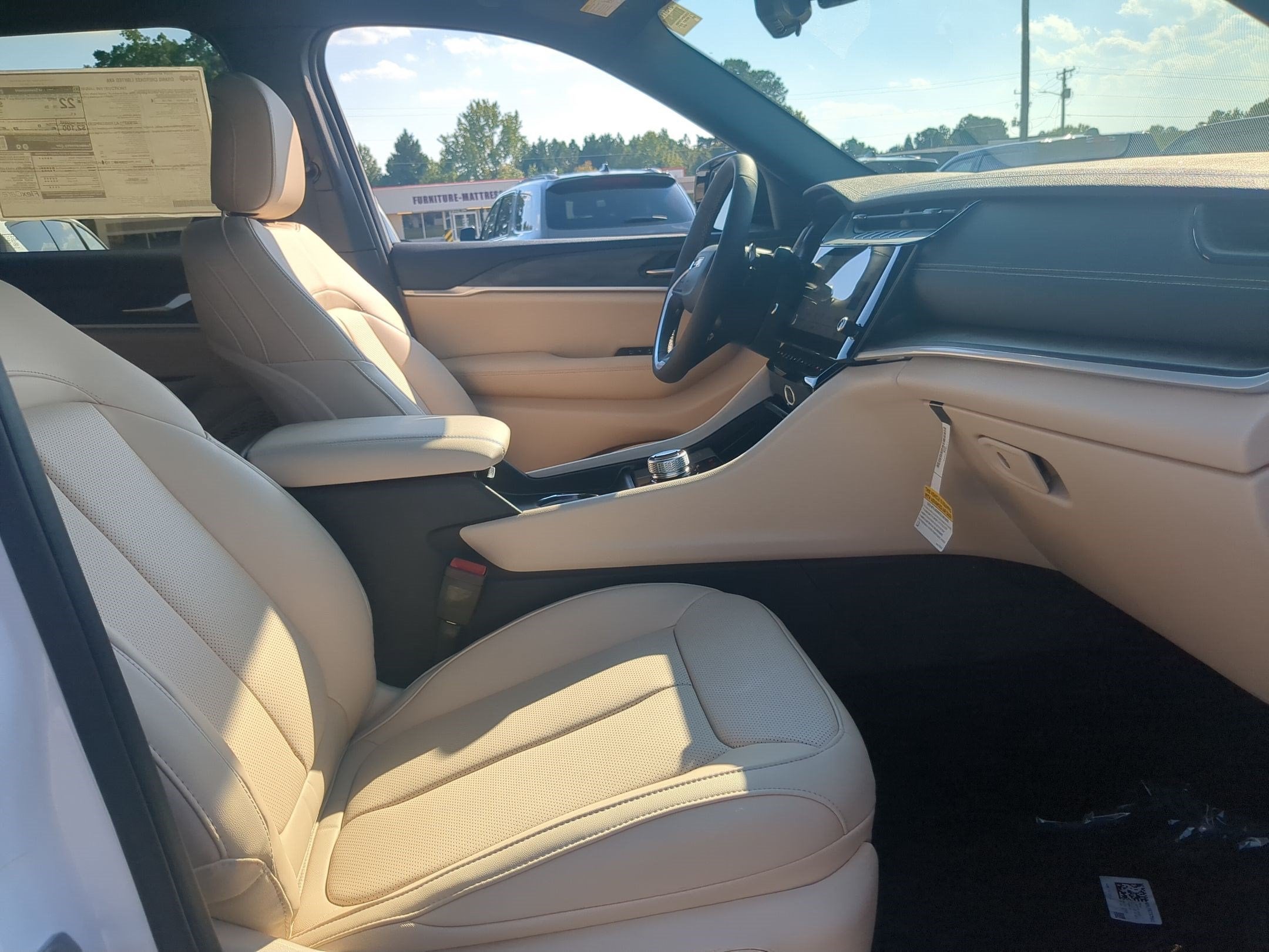 2027 Jeep Grand Cherokee GRAND CHEROKEE LIMITED 4X4