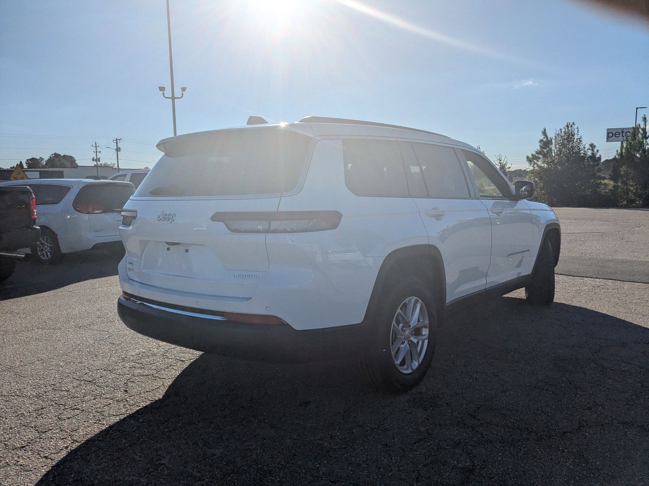 2025 Jeep Grand Cherokee L GRAND CHEROKEE L LAREDO X 4X4