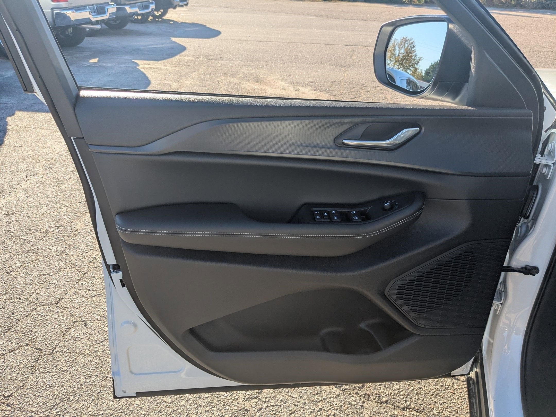 2025 Jeep Grand Cherokee L GRAND CHEROKEE L LAREDO X 4X4