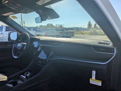 2025 Jeep Grand Cherokee L GRAND CHEROKEE L LAREDO X 4X4