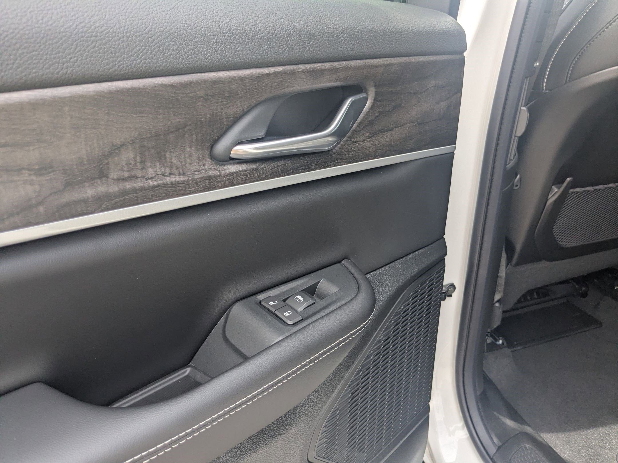 2026 Jeep Grand Cherokee L GRAND CHEROKEE L LAREDO ALTITUDE 4X4