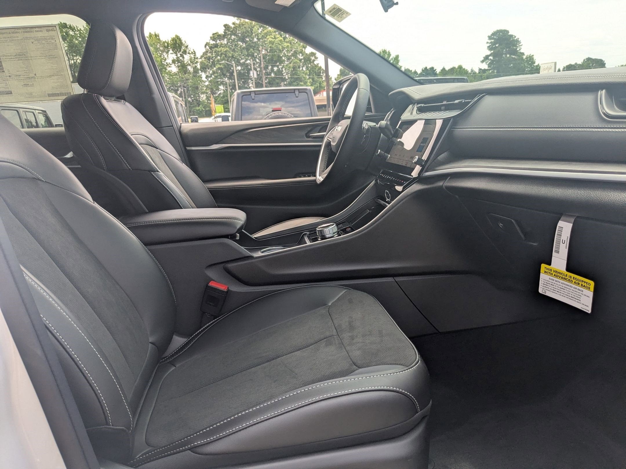 2026 Jeep Grand Cherokee L GRAND CHEROKEE L LAREDO ALTITUDE 4X4