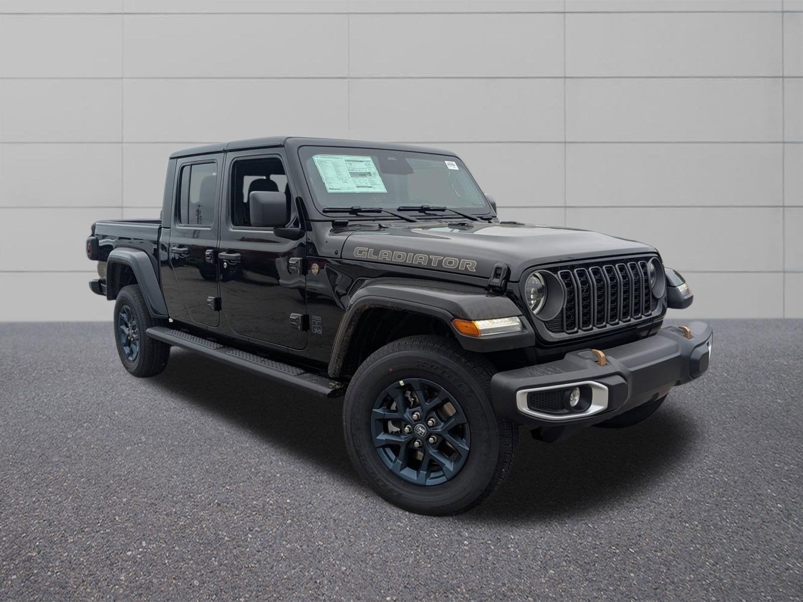 2026 Jeep Gladiator 85th Anniversary Edition Auto's photo