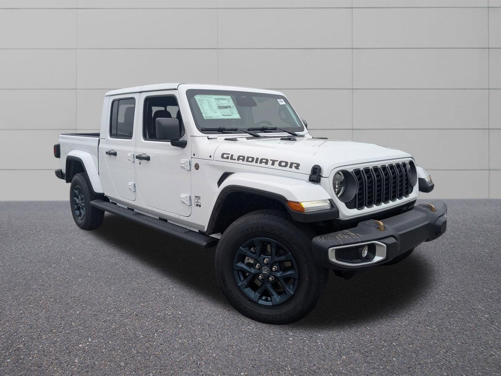 2026 Jeep Gladiator 85th Anniversary Edition Auto's photo