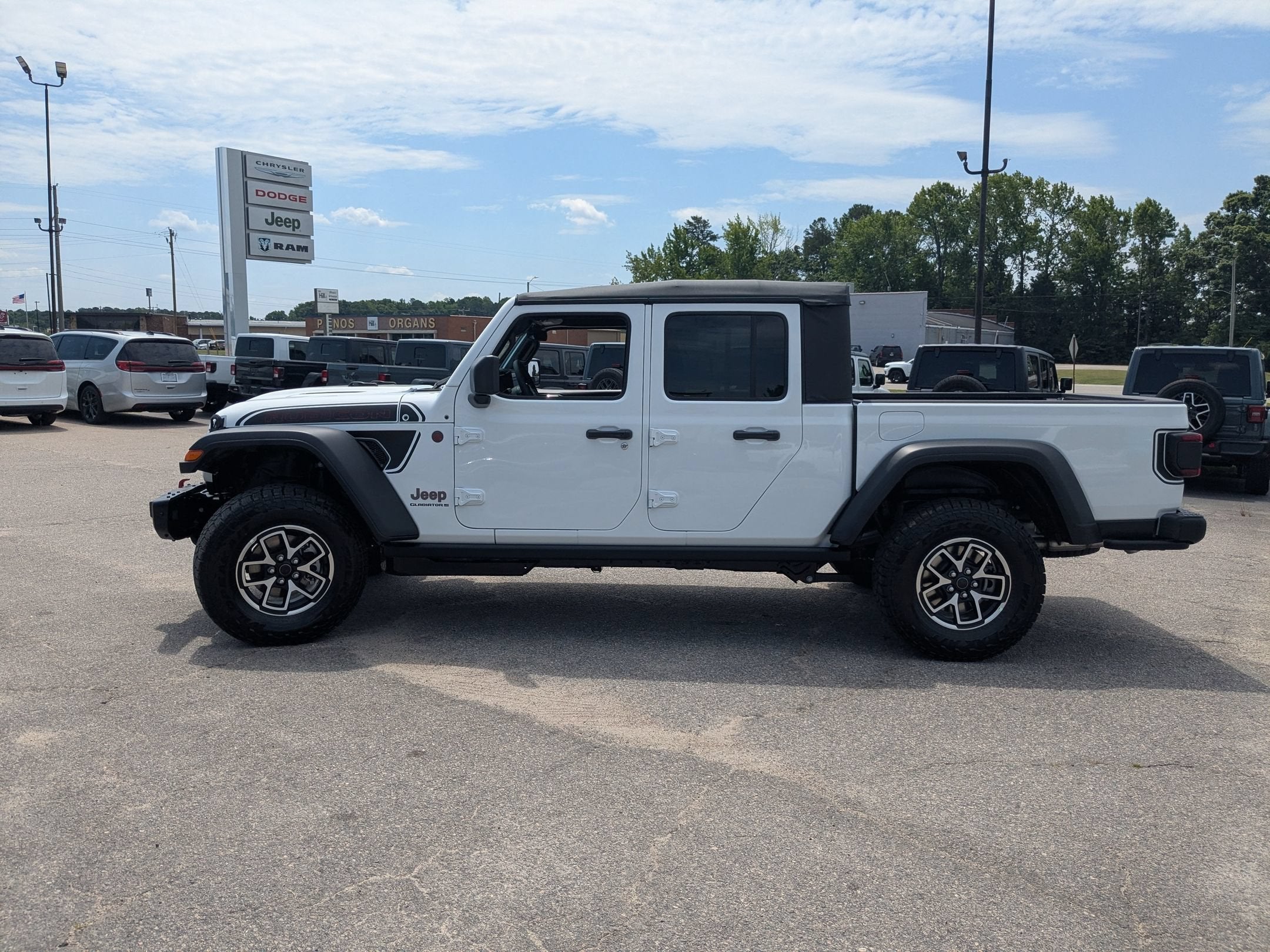 2026 Jeep Gladiator GLADIATOR SHADOW OPS 4X4