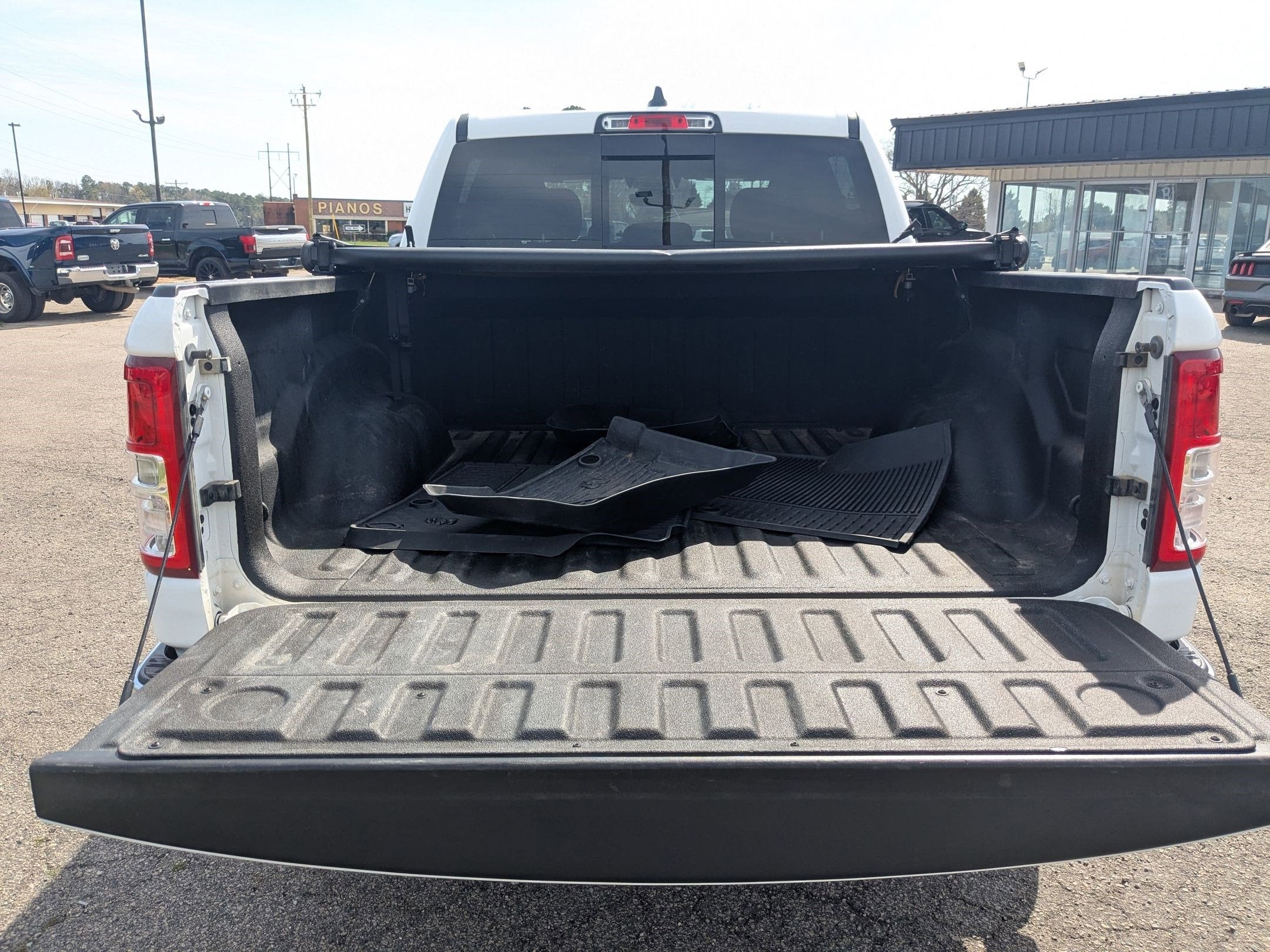 2023 RAM 1500 Big Horn Crew Cab 4x2 5'7' Box