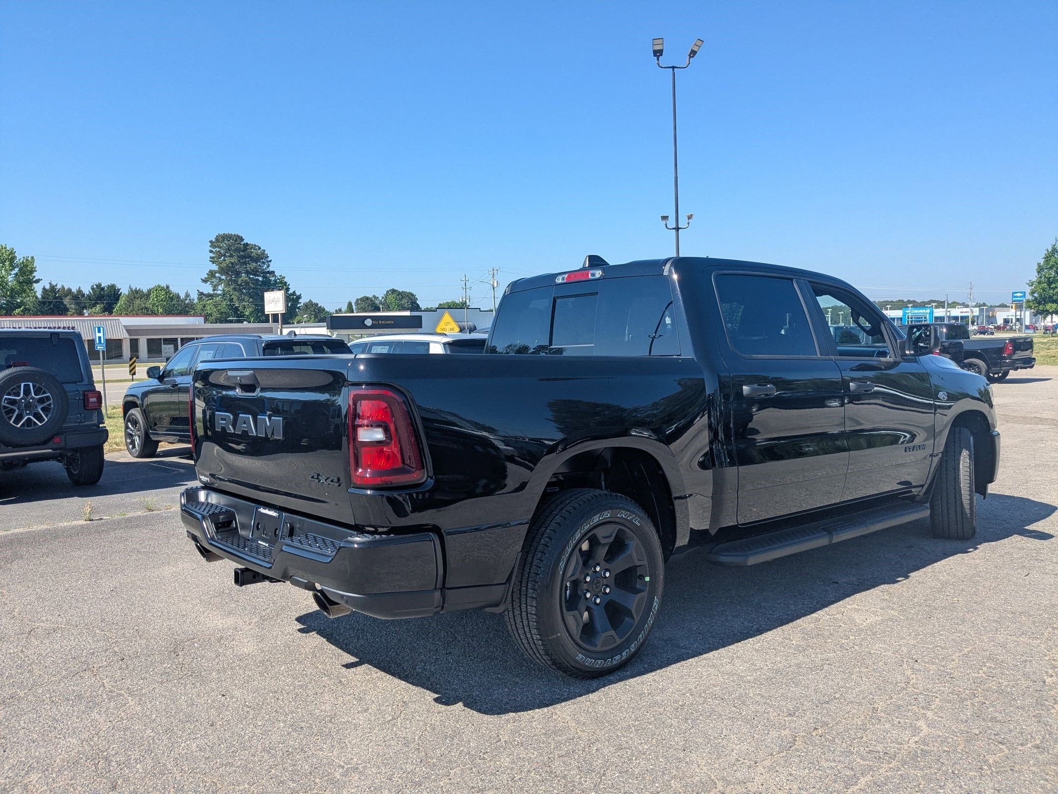 2026 RAM 1500 RAM 1500 EXPRESS CREW CAB 4X4 5'7' BOX