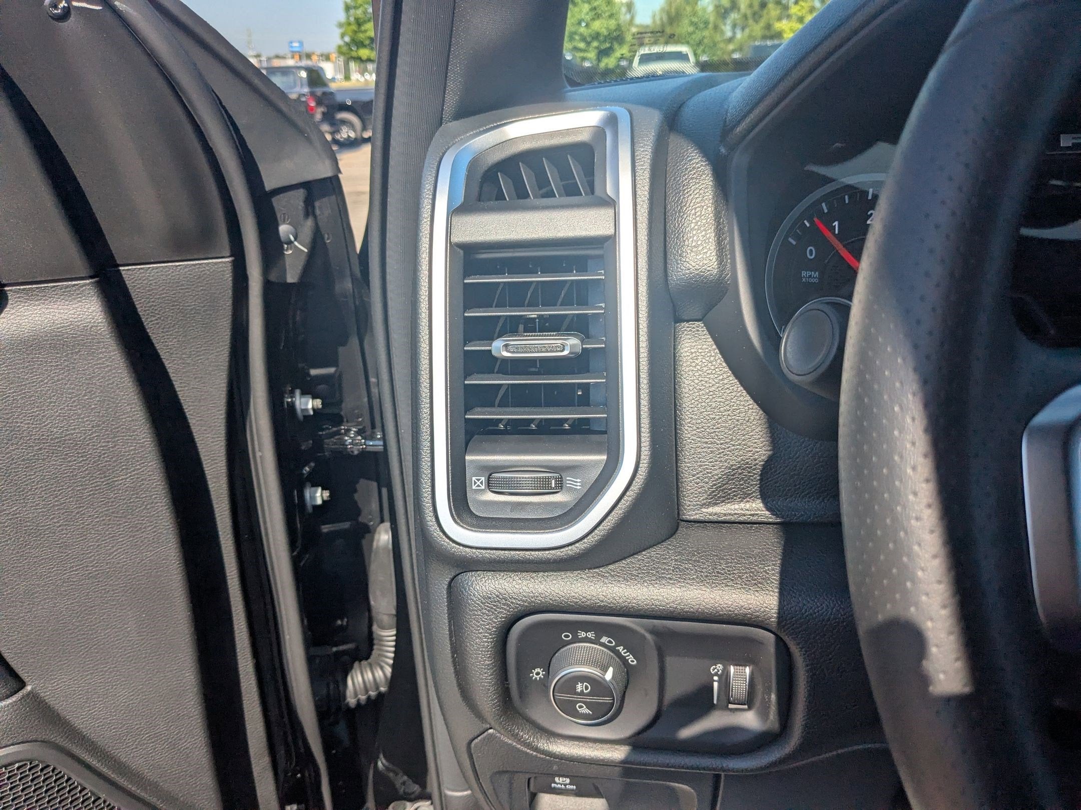2026 RAM 1500 RAM 1500 EXPRESS CREW CAB 4X4 5'7' BOX