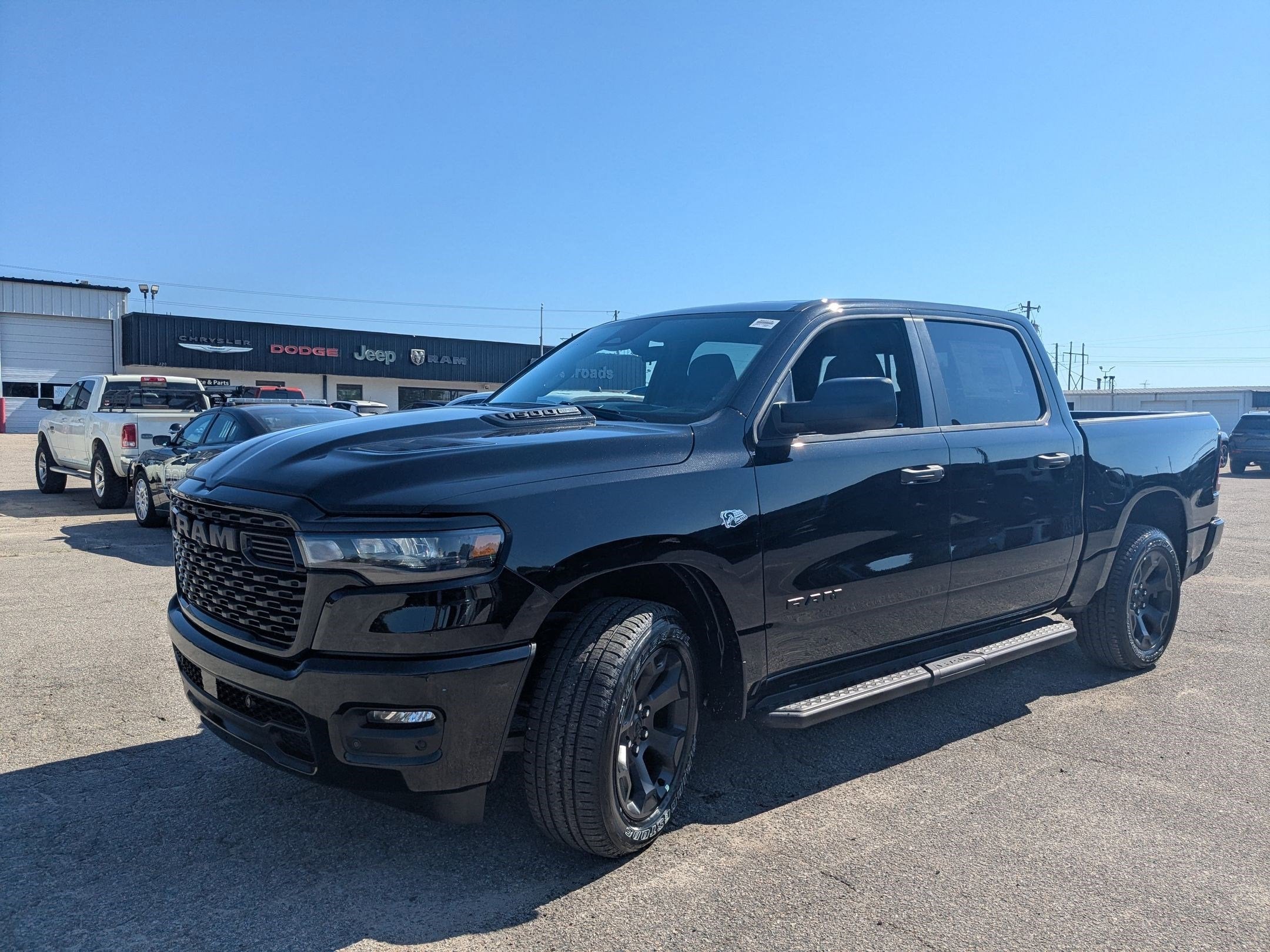 2026 RAM 1500 RAM 1500 EXPRESS CREW CAB 4X4 5'7' BOX