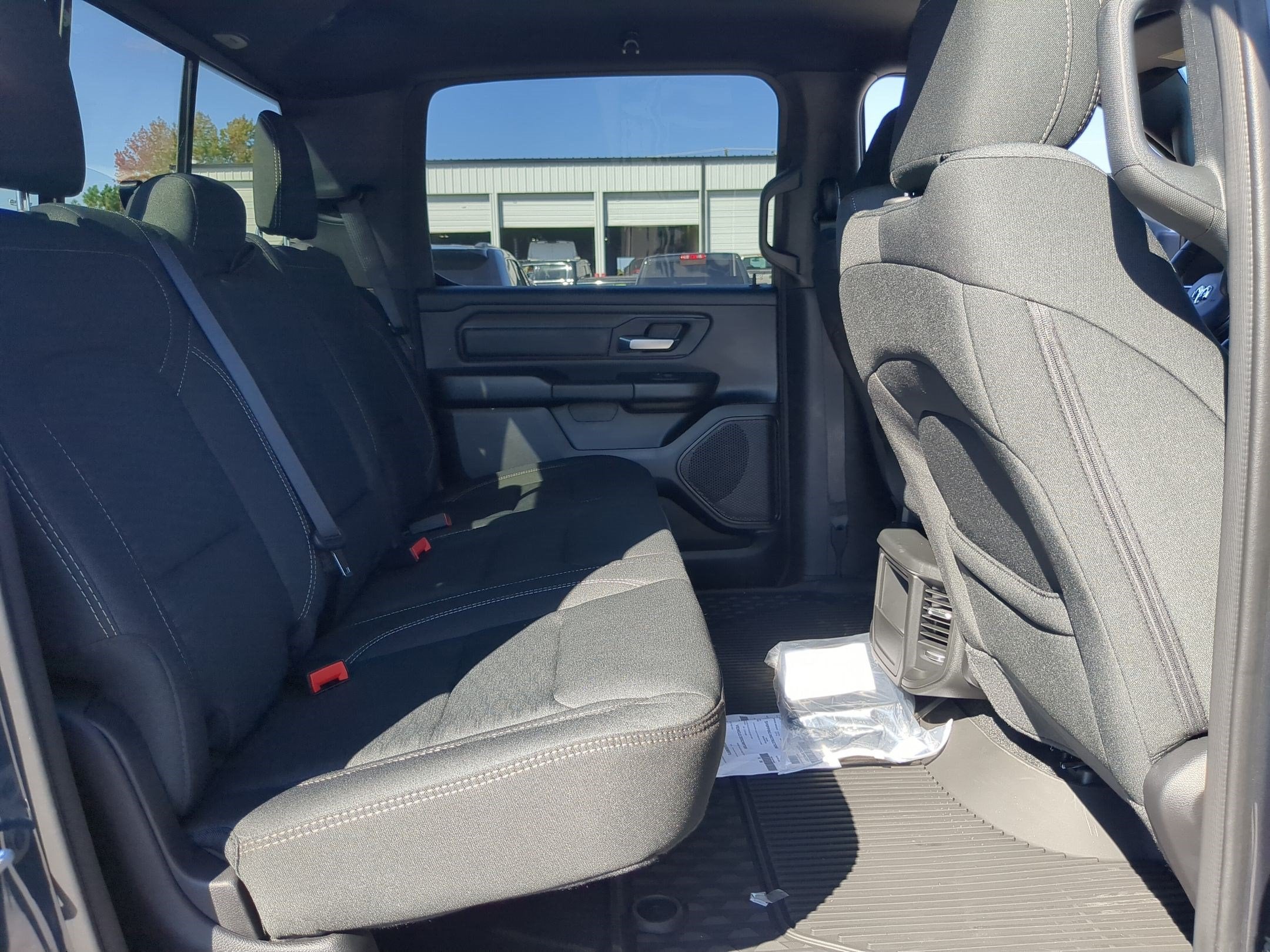 2027 RAM 1500 RAM 1500 TRADESMAN CREW CAB 4X4 5'7' BOX
