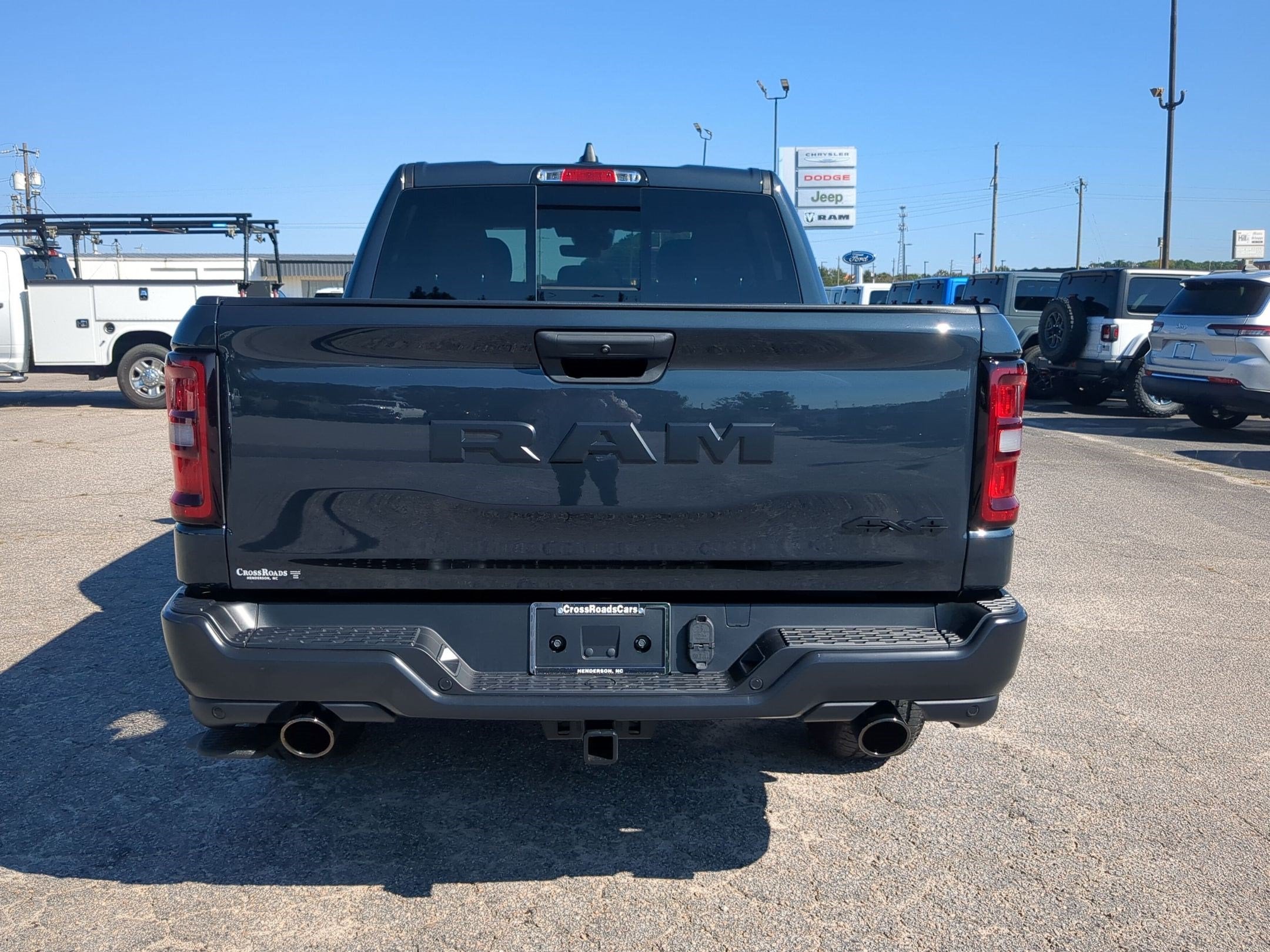 2027 RAM 1500 RAM 1500 TRADESMAN CREW CAB 4X4 5'7' BOX