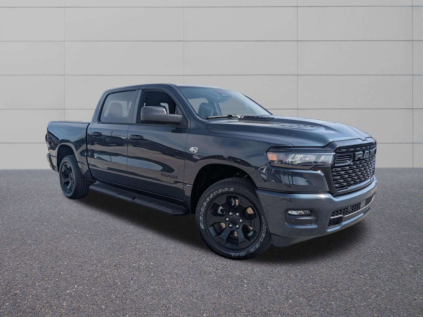 2026 RAM 1500 RAM 1500 EXPRESS CREW CAB 4X4 5'7' BOX