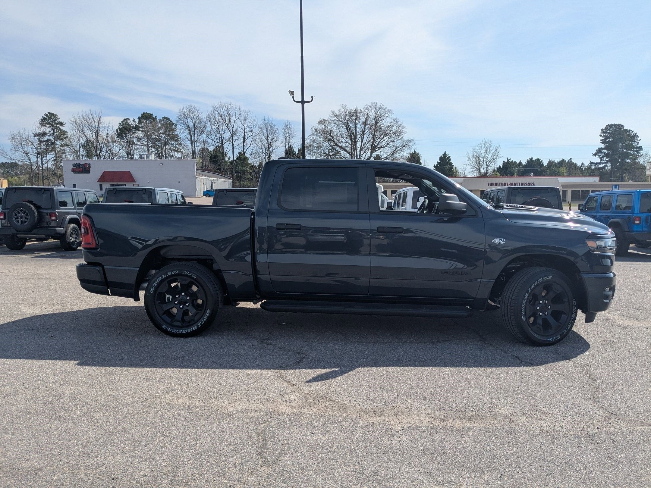 2026 RAM 1500 RAM 1500 EXPRESS CREW CAB 4X4 5'7' BOX