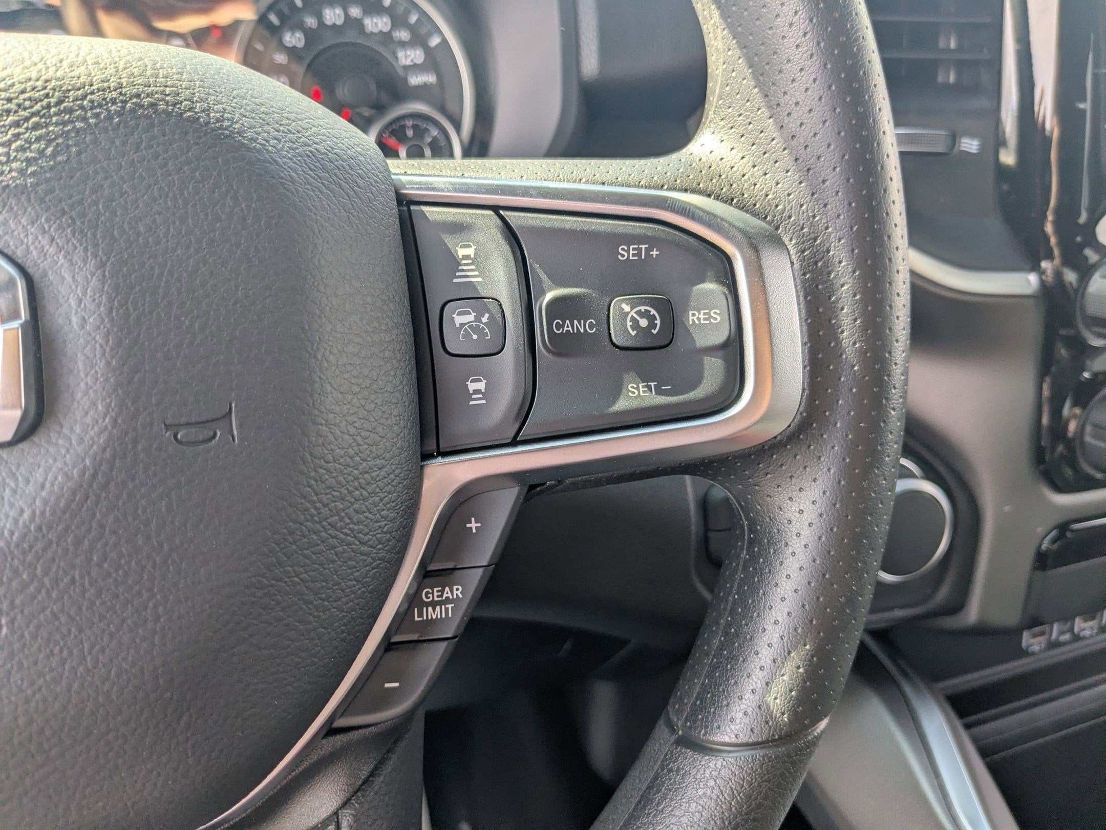 2026 RAM 1500 RAM 1500 EXPRESS CREW CAB 4X4 5'7' BOX