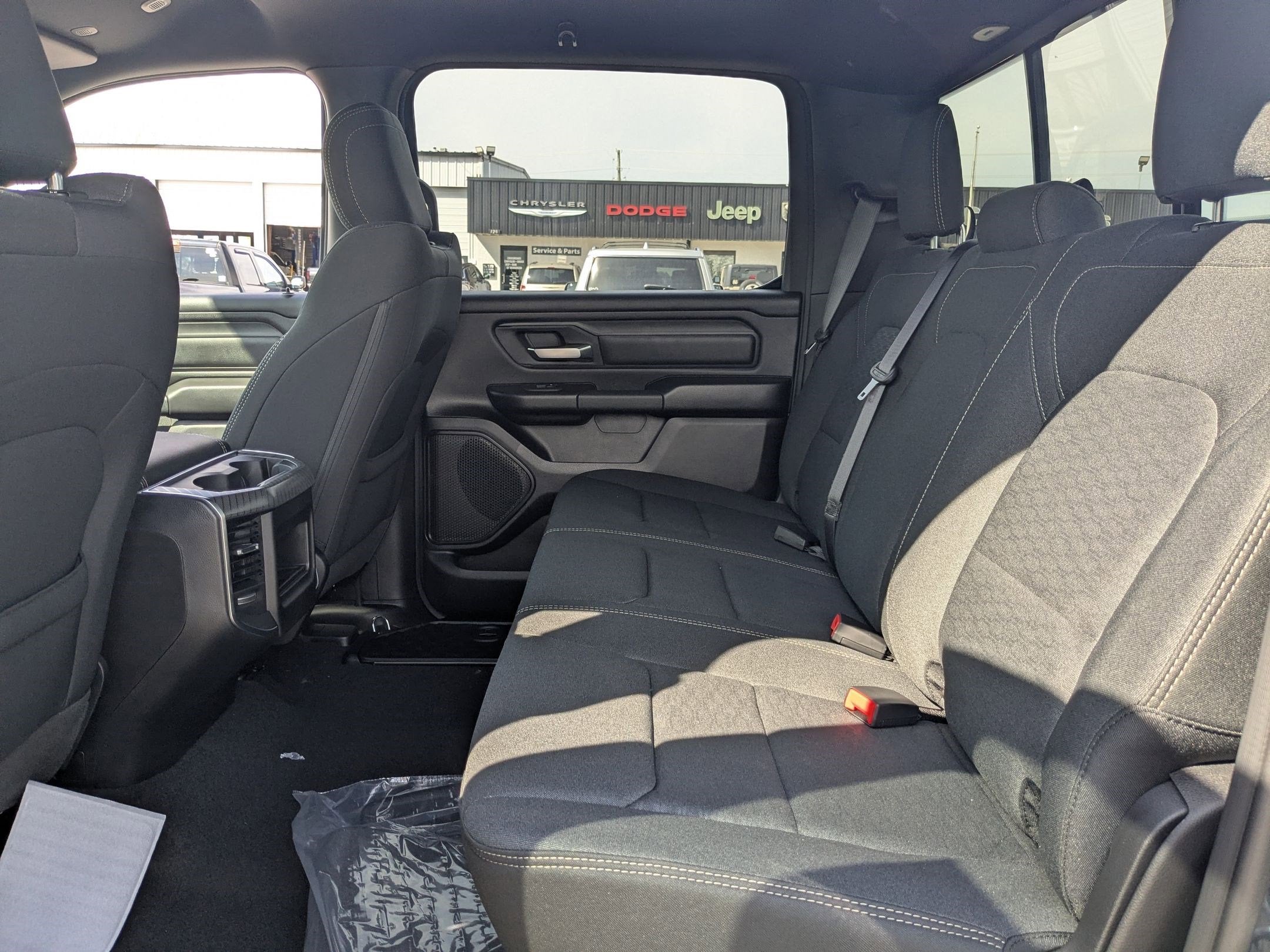 2026 RAM 1500 RAM 1500 EXPRESS CREW CAB 4X4 5'7' BOX