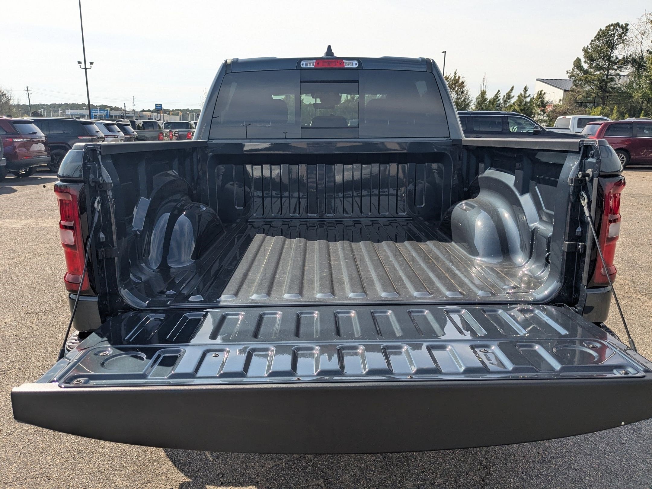 2026 RAM 1500 RAM 1500 EXPRESS CREW CAB 4X4 5'7' BOX