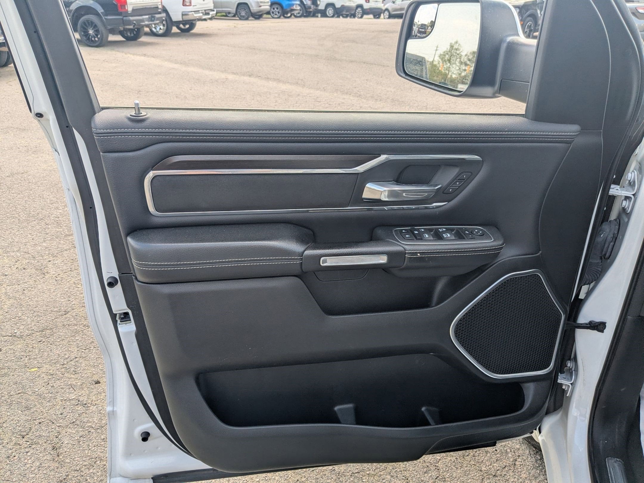 2022 RAM 1500 Laramie Crew Cab 4x4 5'7' Box