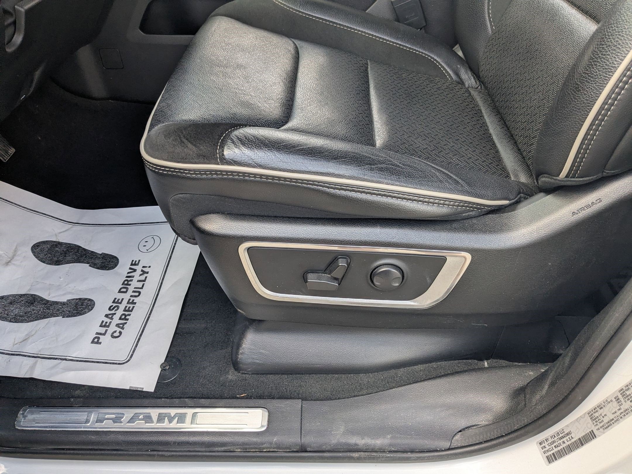 2022 RAM 1500 Laramie Crew Cab 4x4 5'7' Box