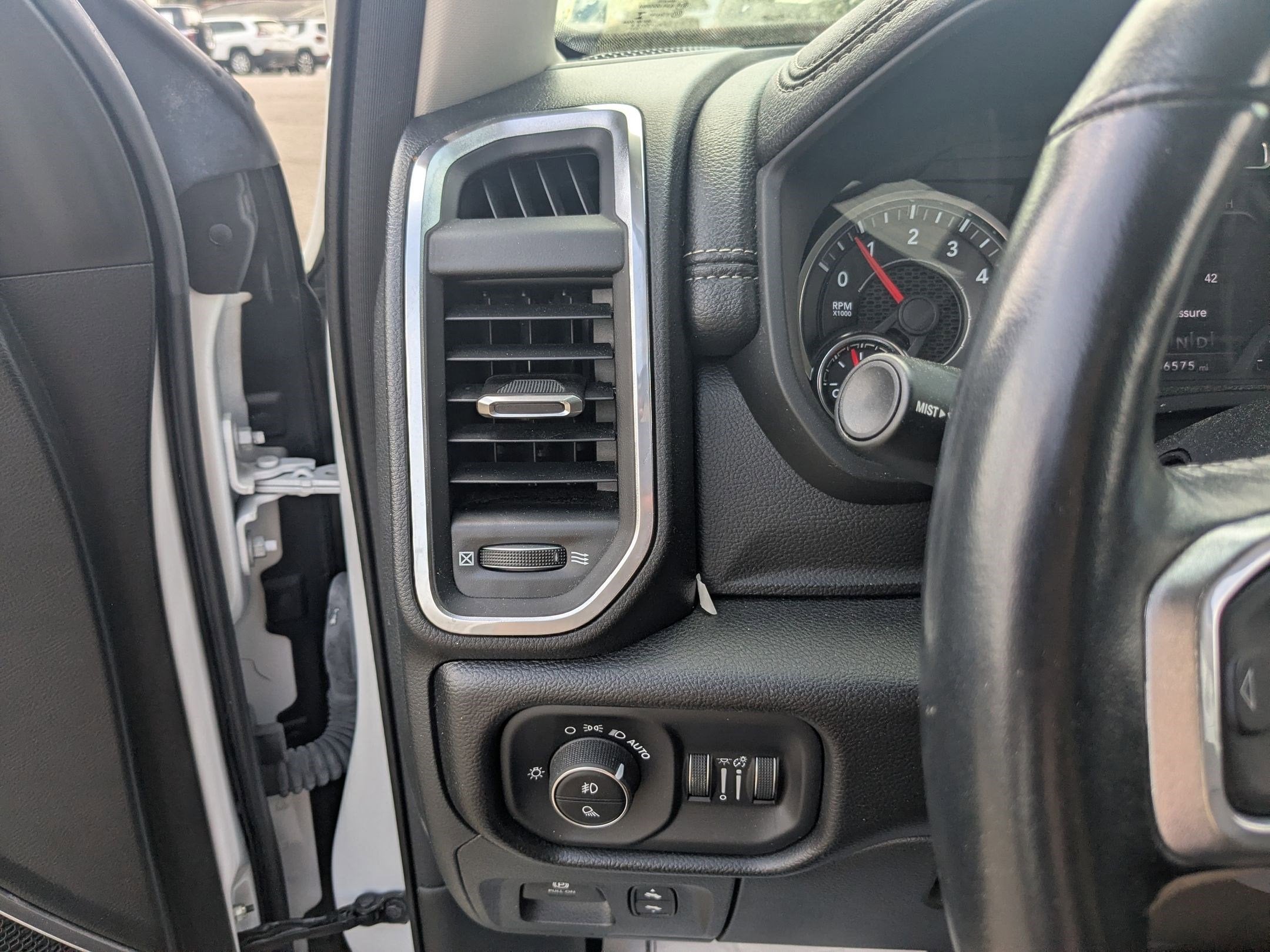 2022 RAM 1500 Laramie Crew Cab 4x4 5'7' Box