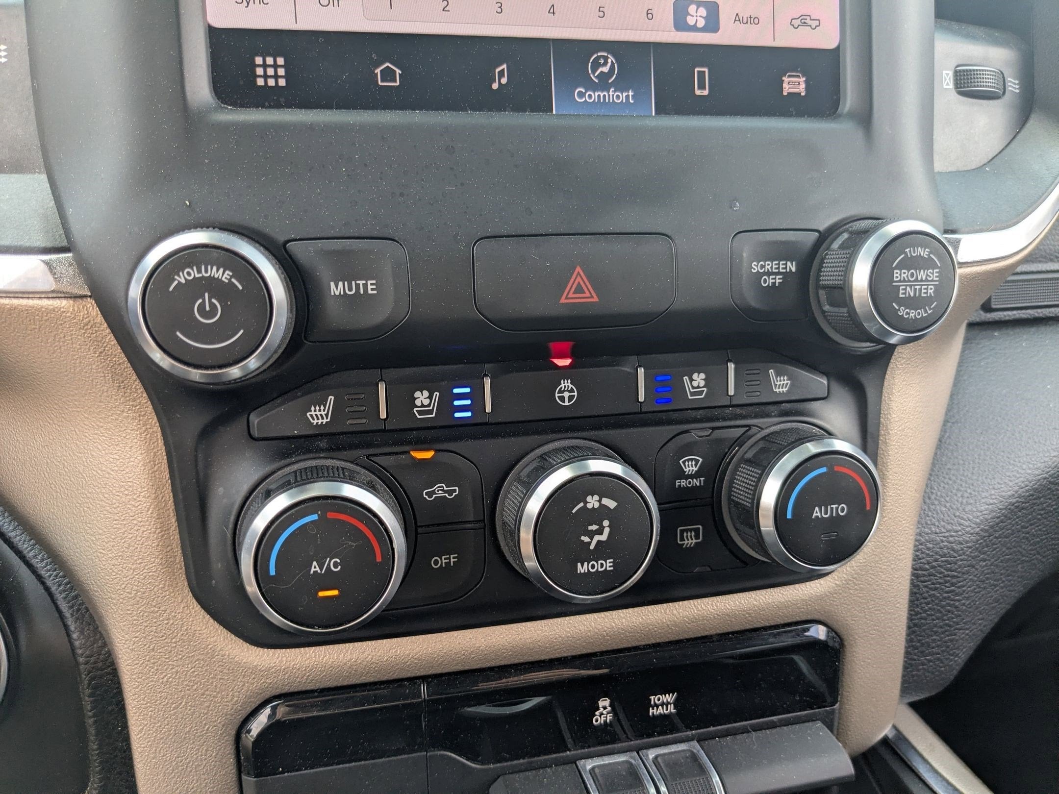 2022 RAM 1500 Laramie Crew Cab 4x4 5'7' Box