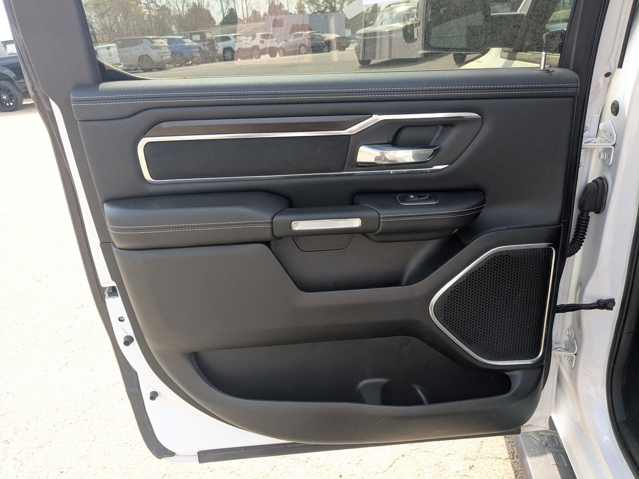 2022 RAM 1500 Laramie Crew Cab 4x4 5'7' Box