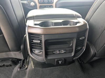 2022 RAM 1500 Laramie Crew Cab 4x4 5'7' Box