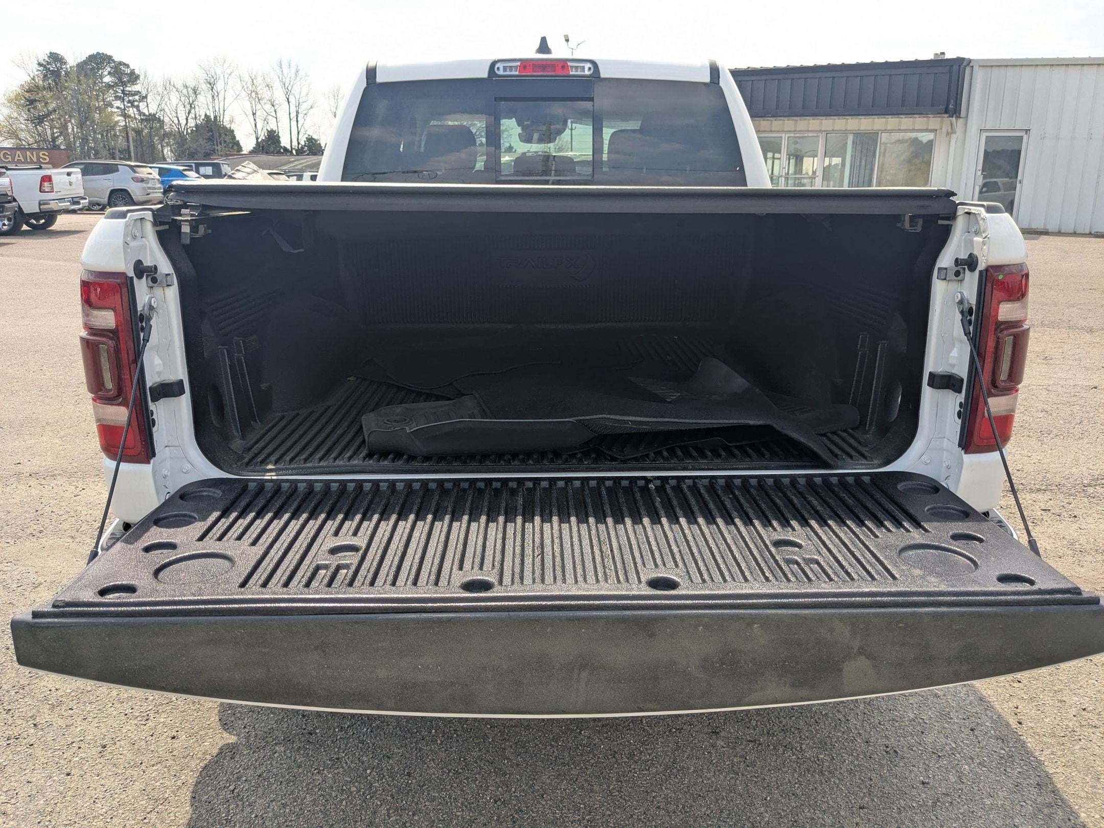 2022 RAM 1500 Laramie Crew Cab 4x4 5'7' Box