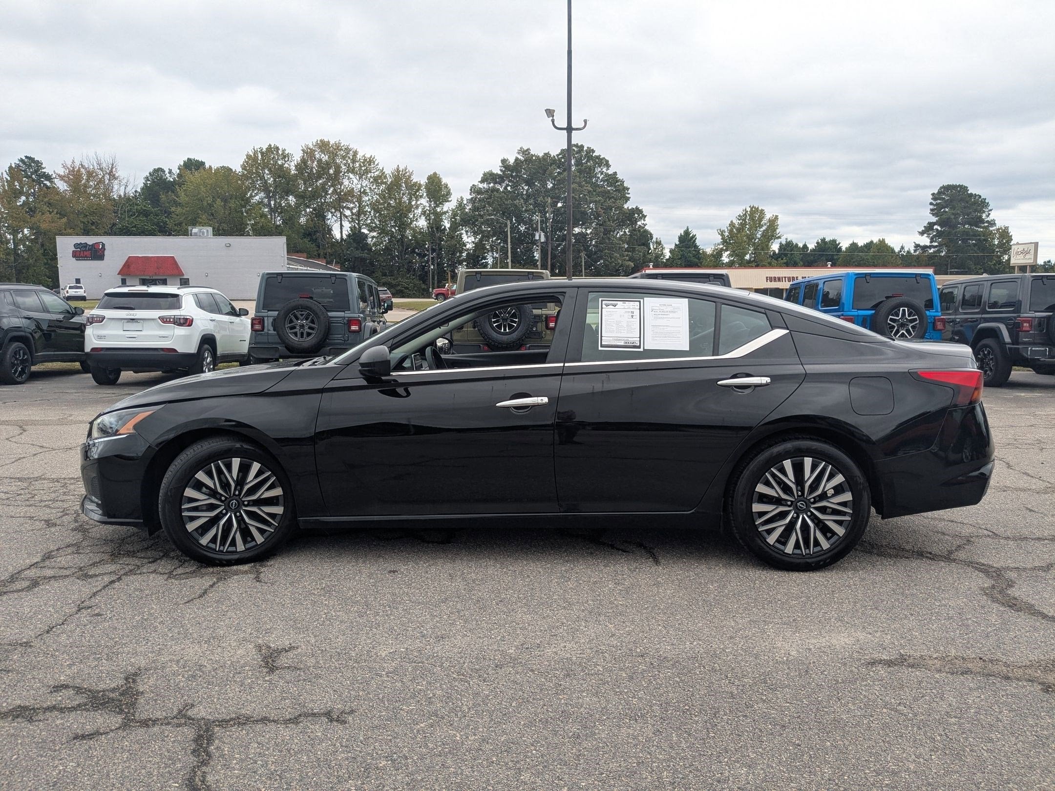 2024 Nissan Altima SV FWD