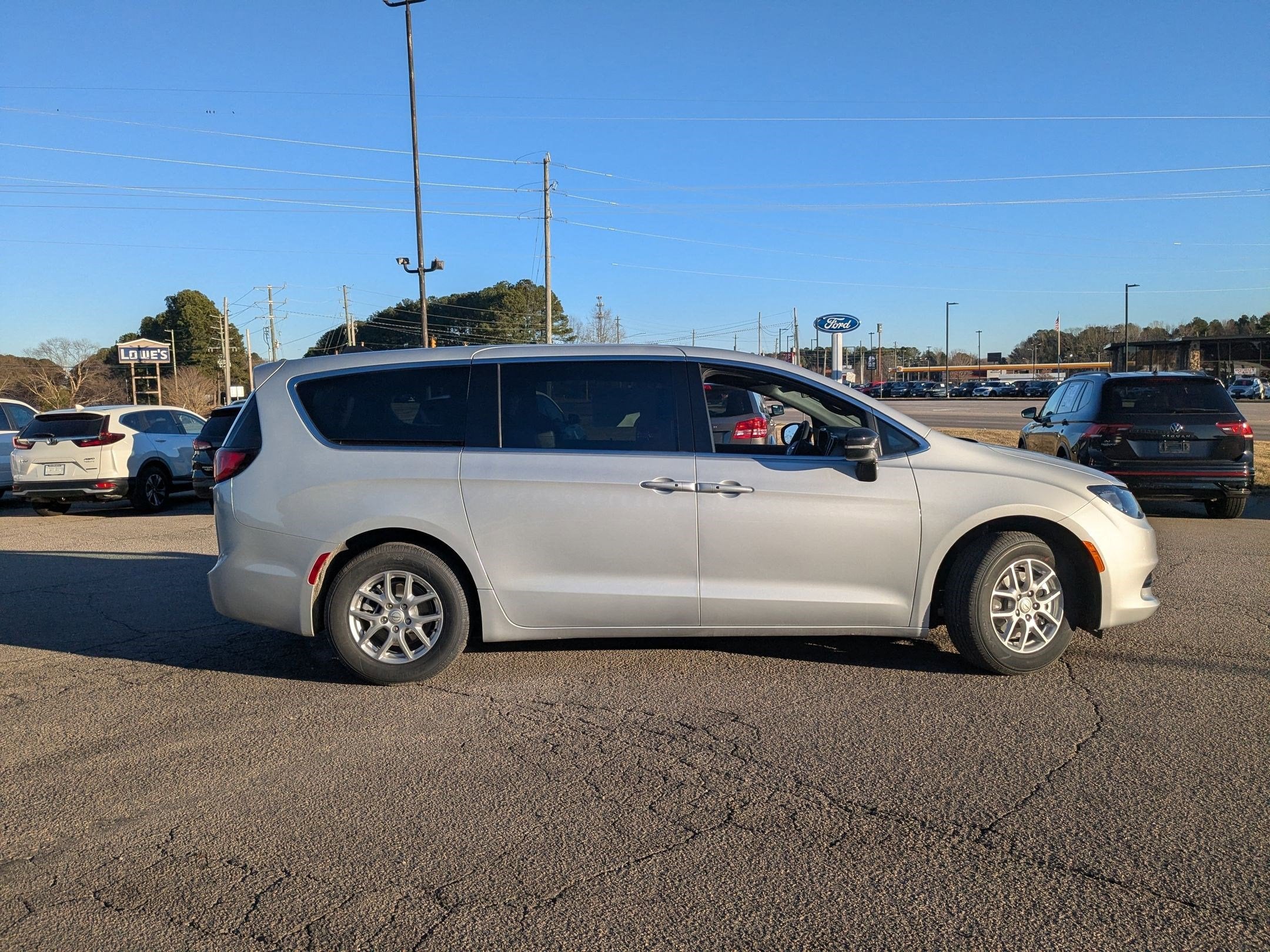 2026 Chrysler Voyager VOYAGER LX