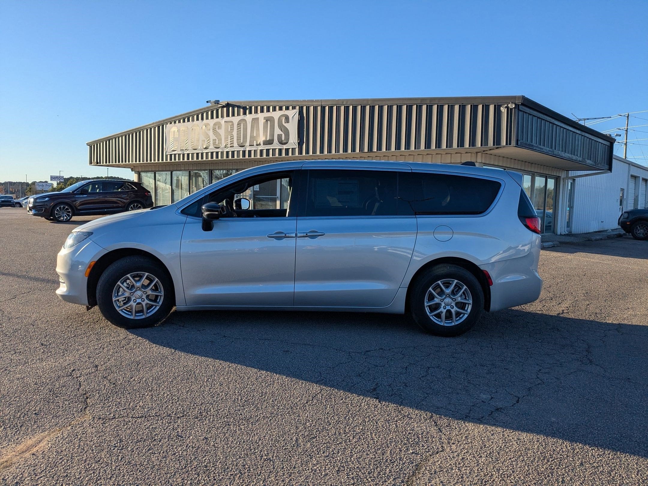 2026 Chrysler Voyager VOYAGER LX