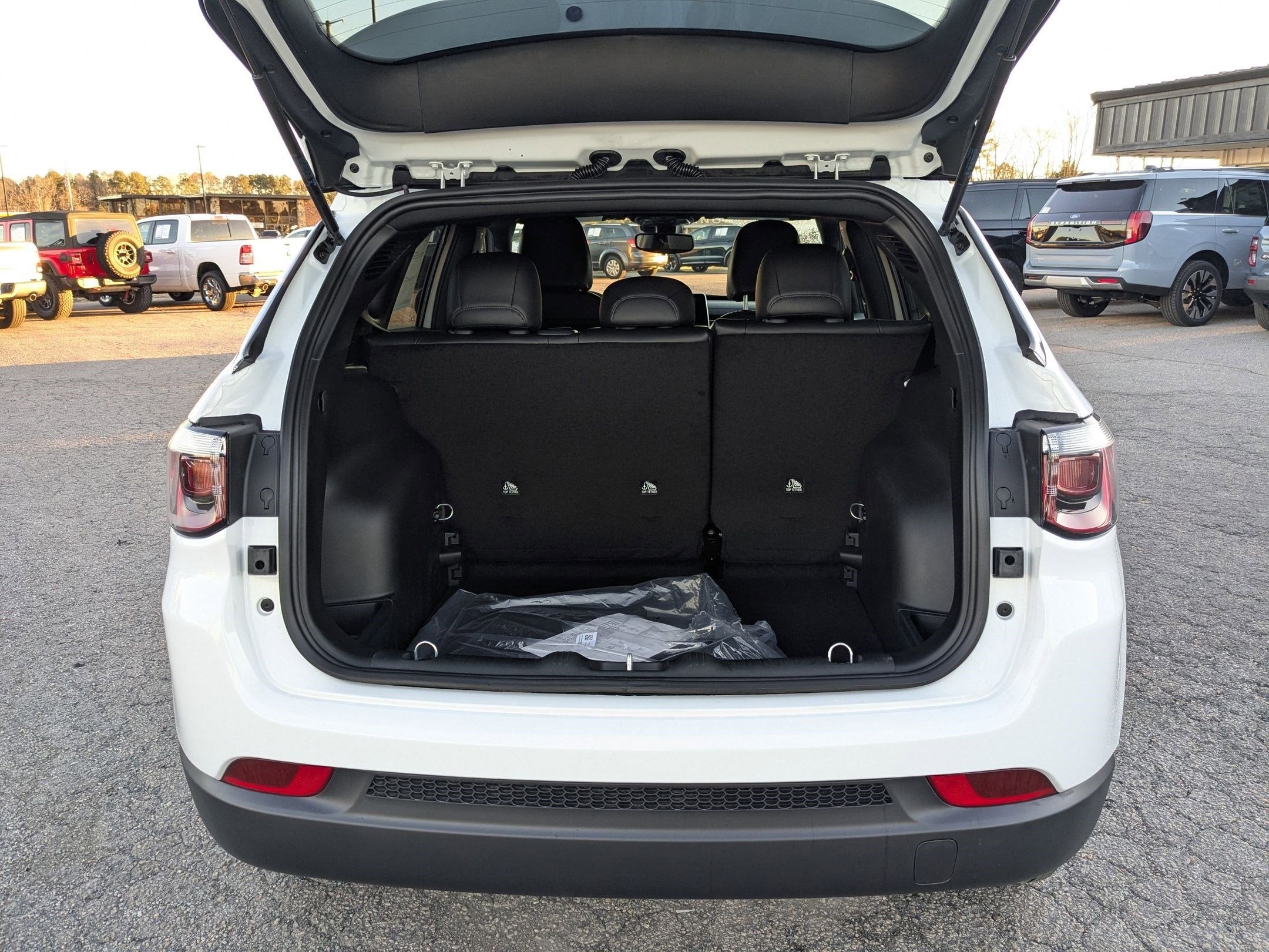 2026 Jeep Compass COMPASS LATITUDE 4X4