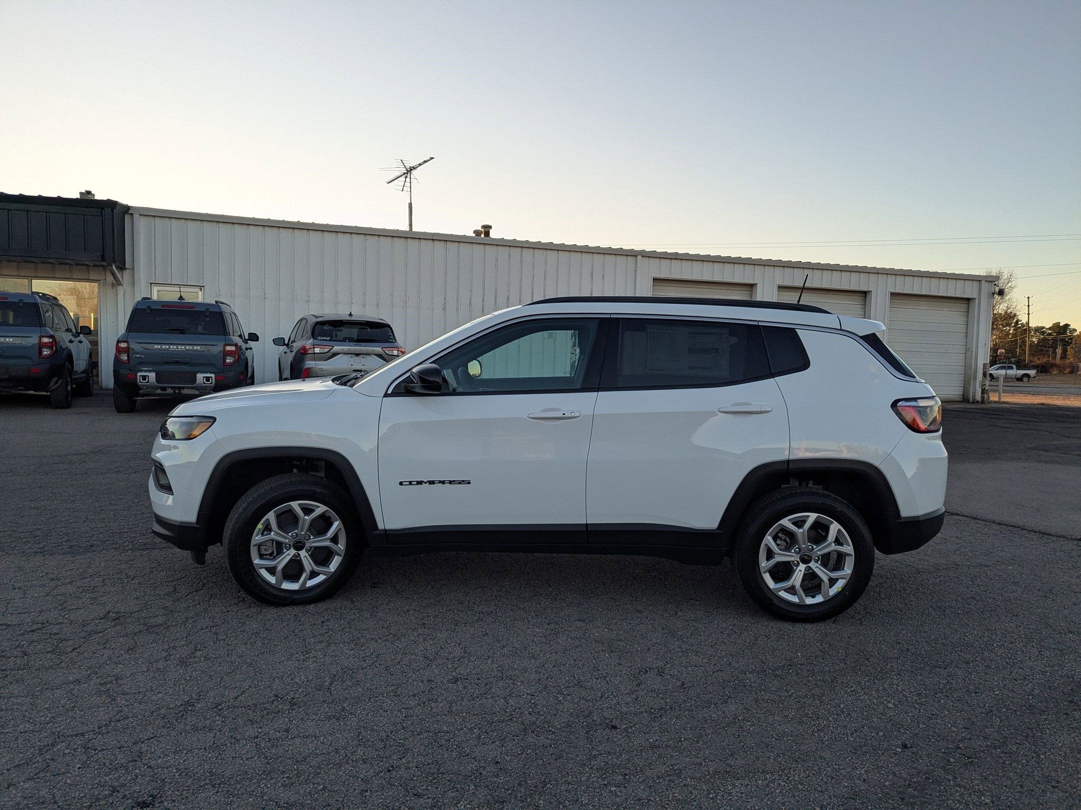 2026 Jeep Compass COMPASS LATITUDE 4X4