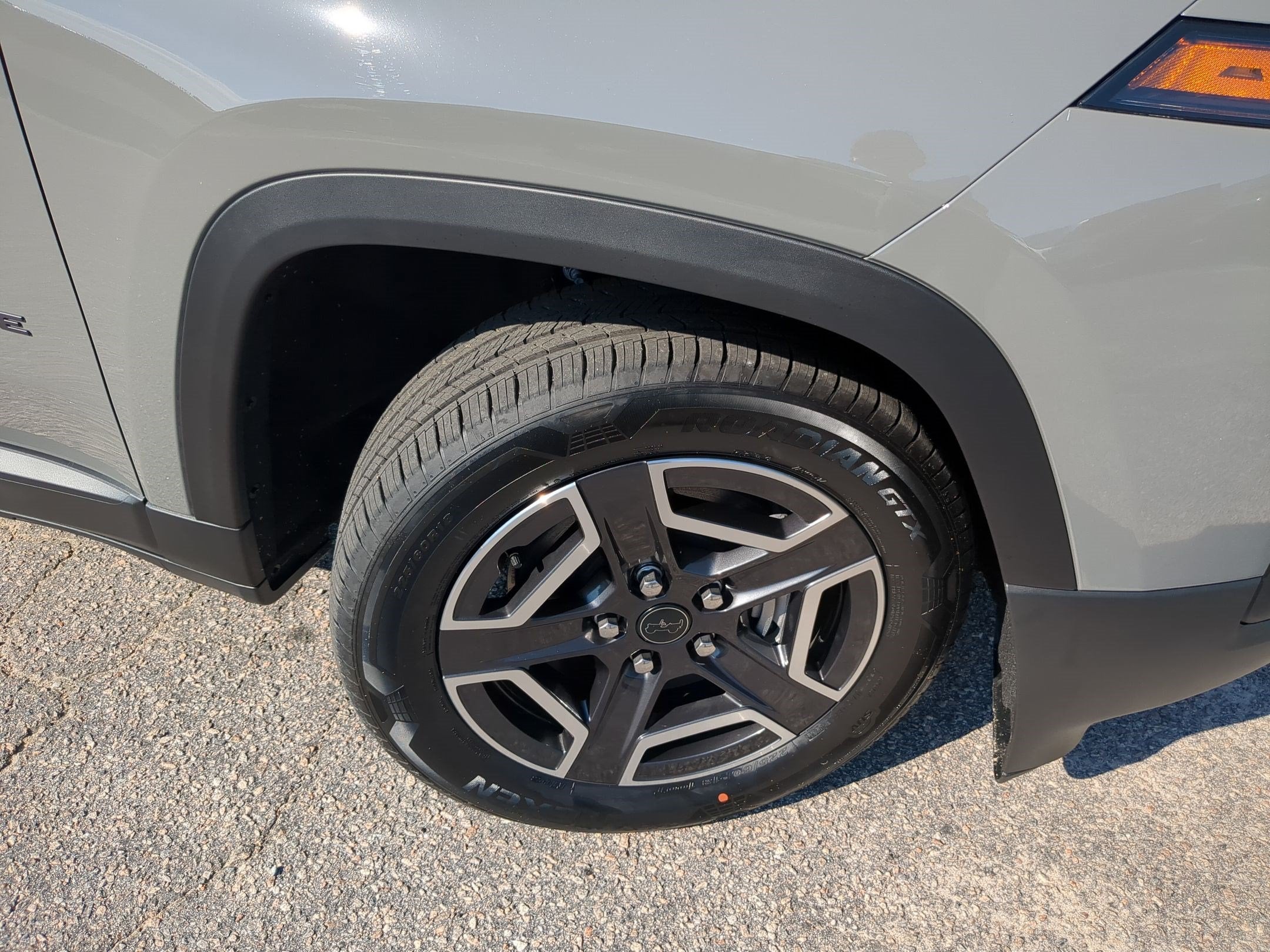 2027 Jeep Cherokee CHEROKEE LAREDO 4X4