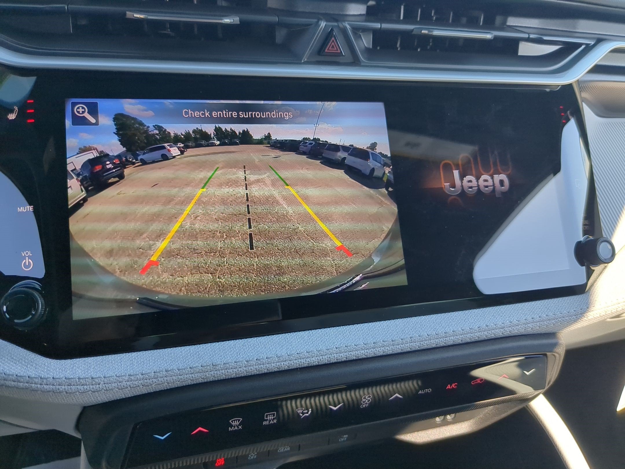 2027 Jeep Cherokee CHEROKEE LAREDO 4X4