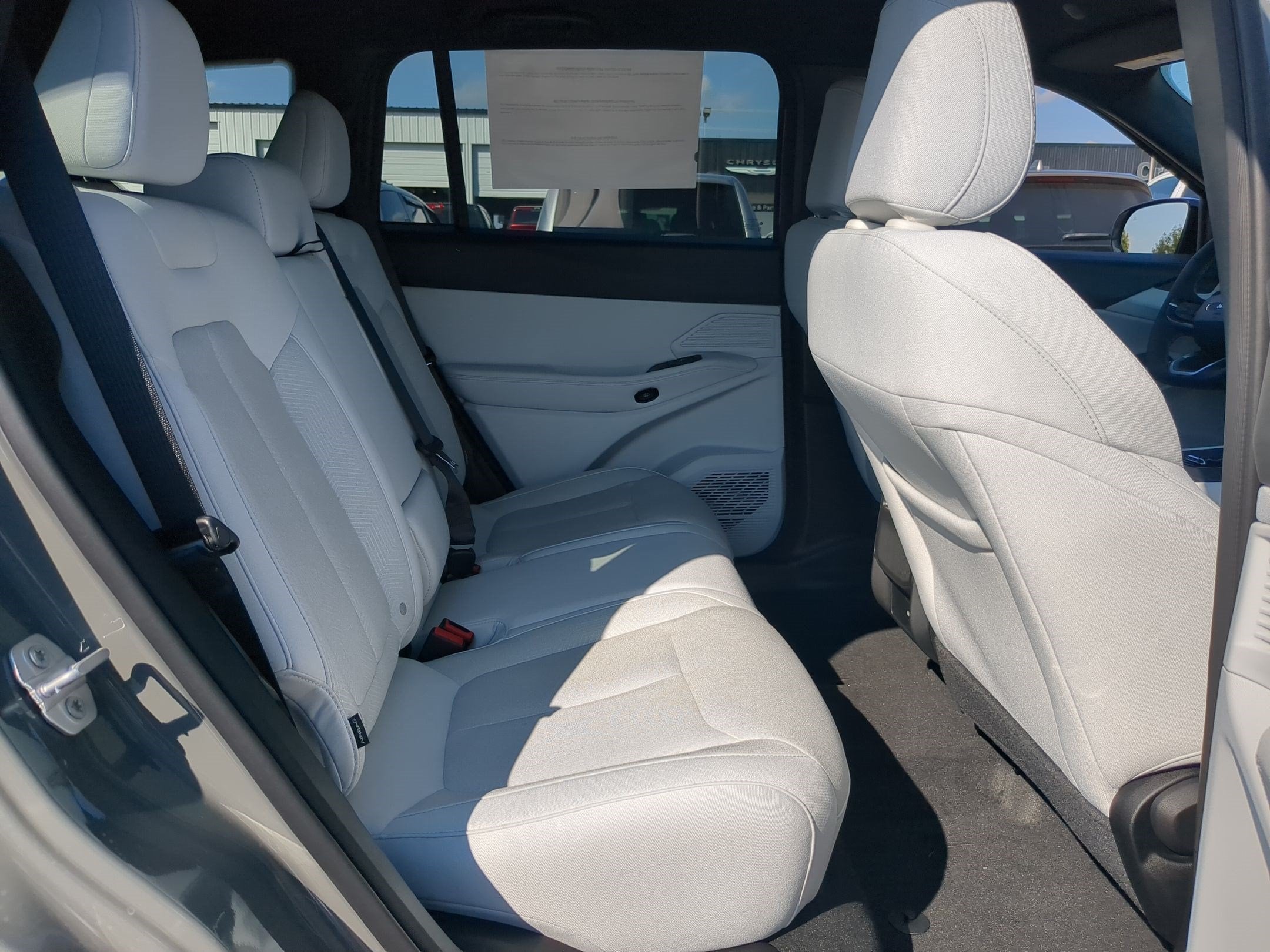 2027 Jeep Cherokee CHEROKEE LAREDO 4X4