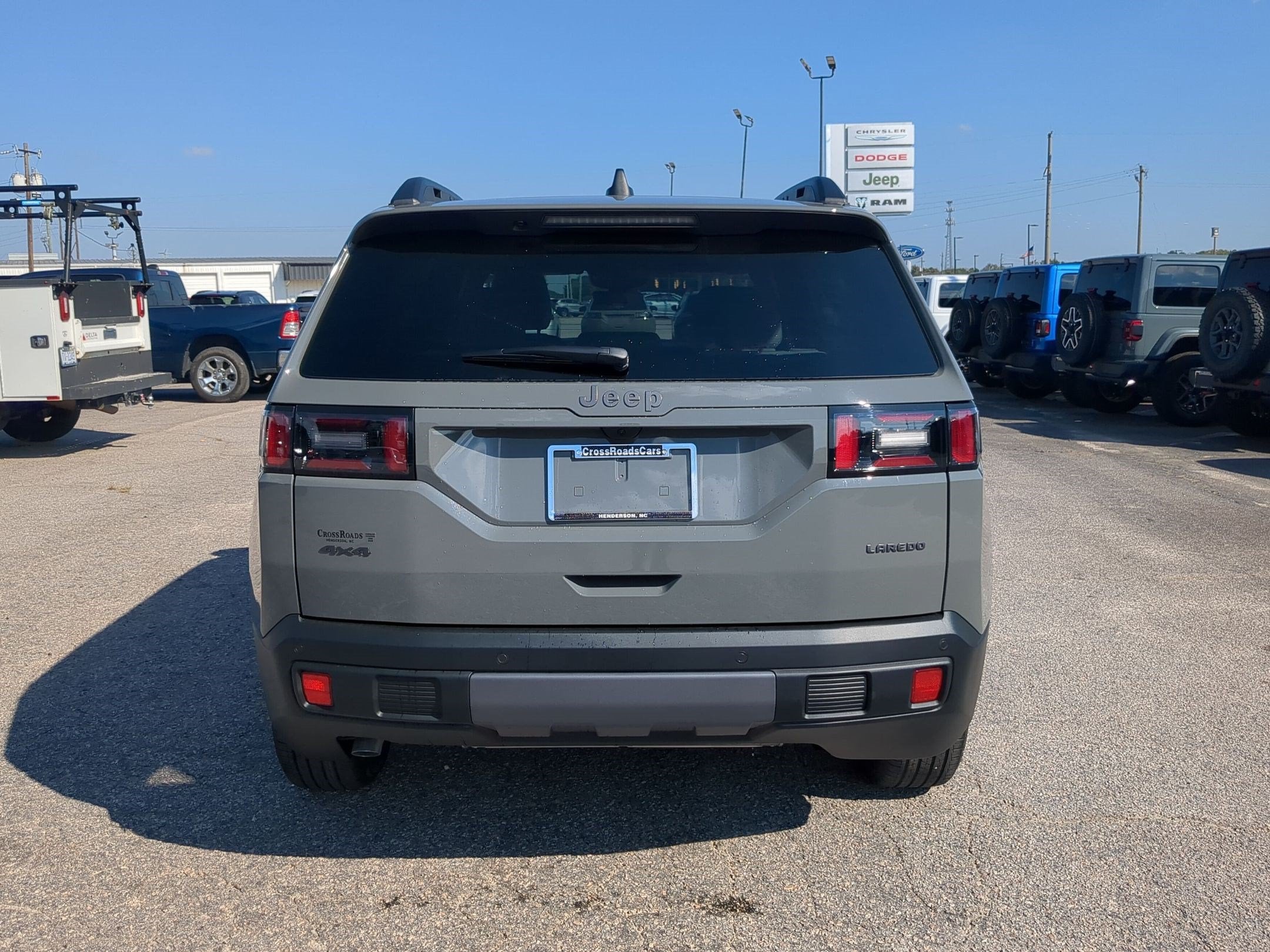 2027 Jeep Cherokee CHEROKEE LAREDO 4X4