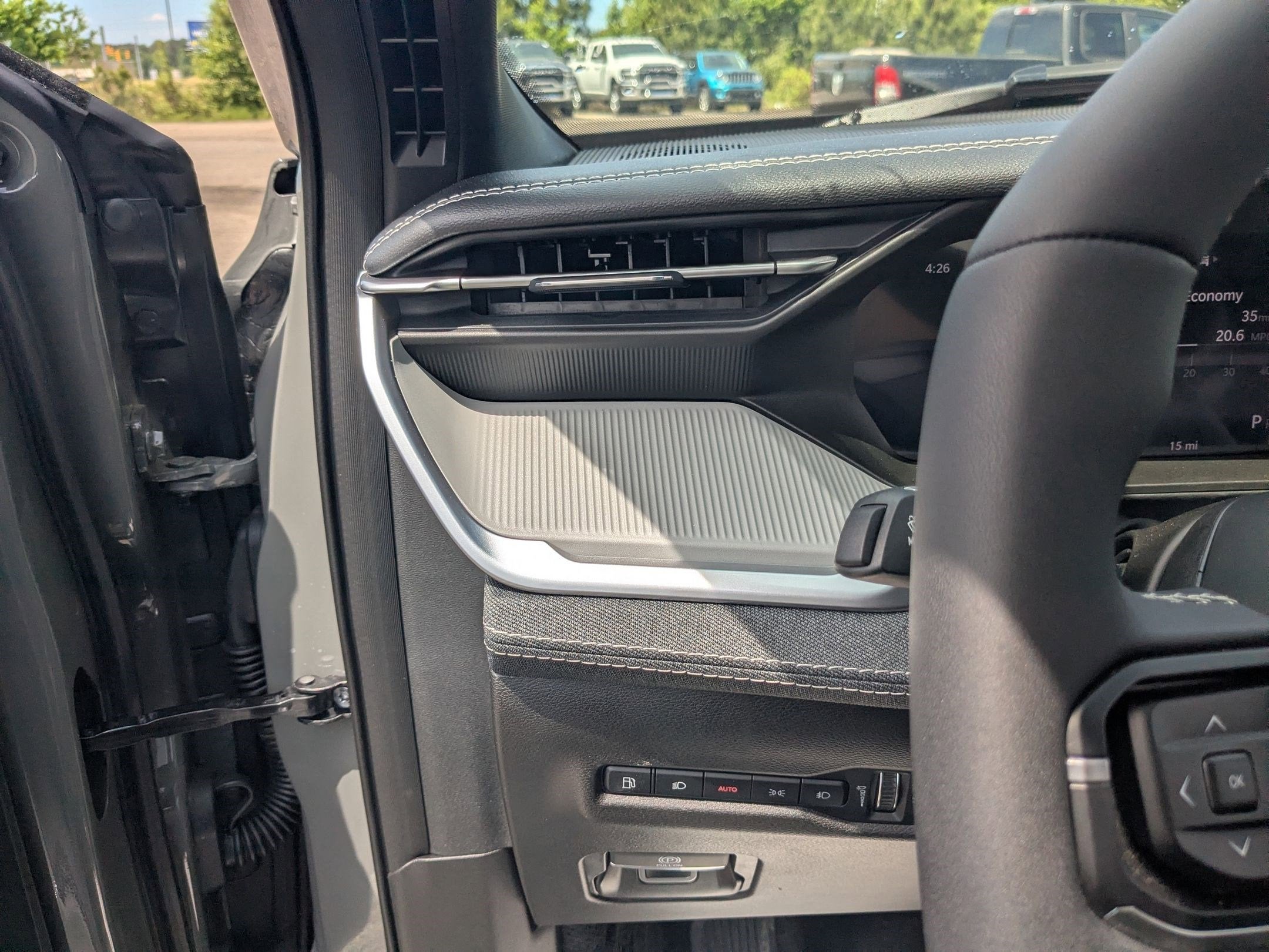 2026 Jeep Cherokee CHEROKEE LAREDO 4X4