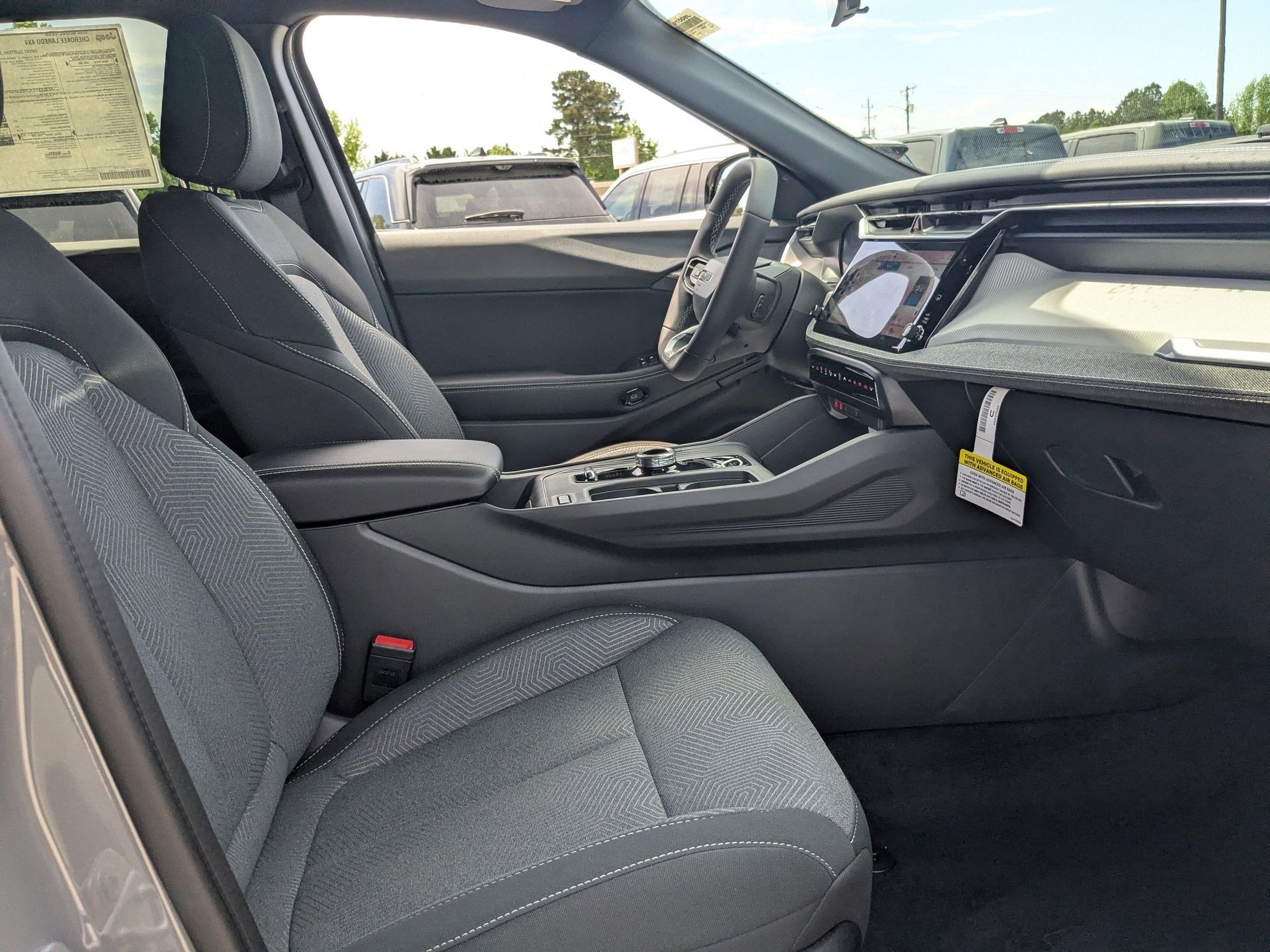 2026 Jeep Cherokee CHEROKEE LAREDO 4X4