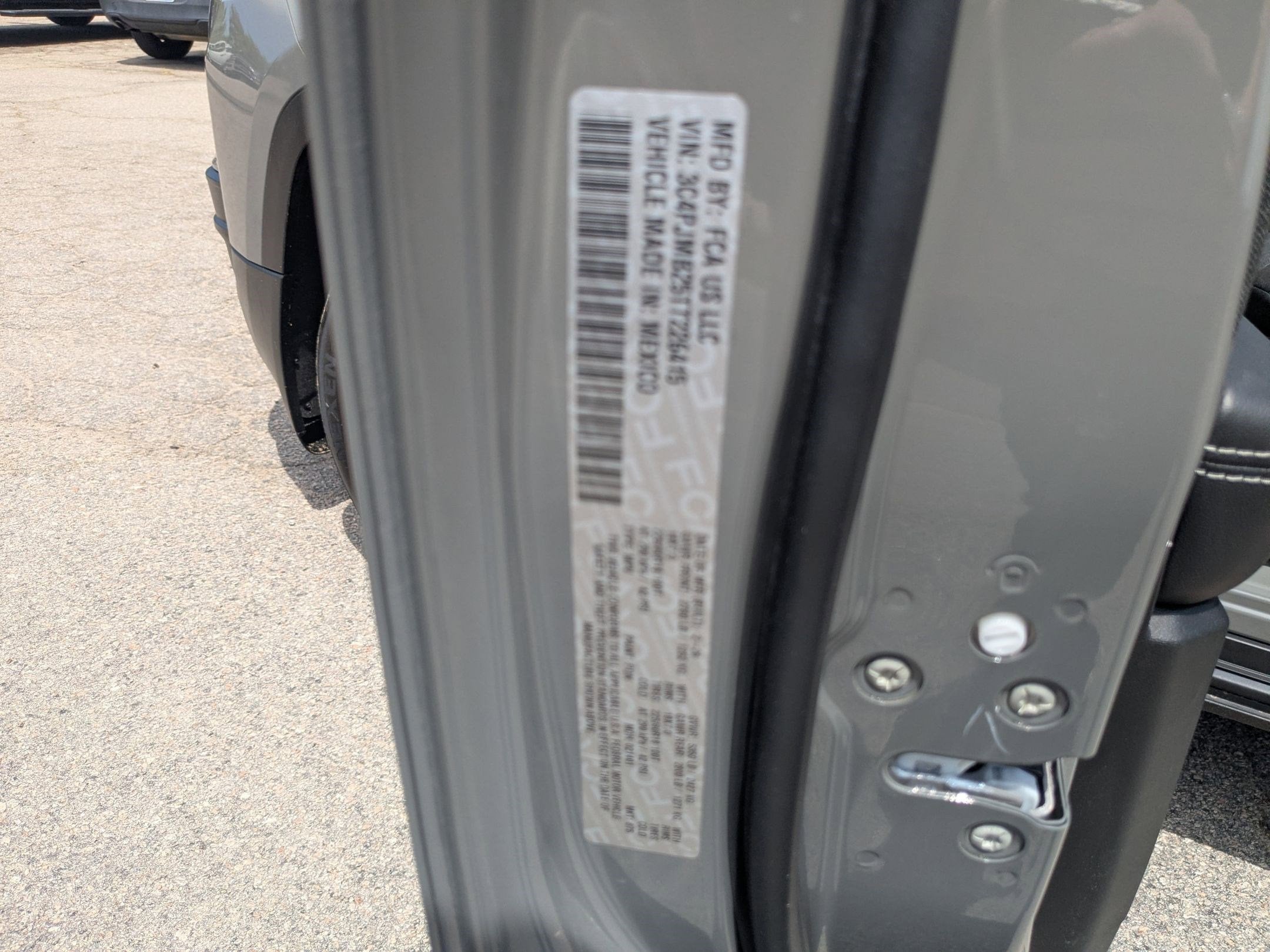 2026 Jeep Cherokee CHEROKEE LAREDO 4X4