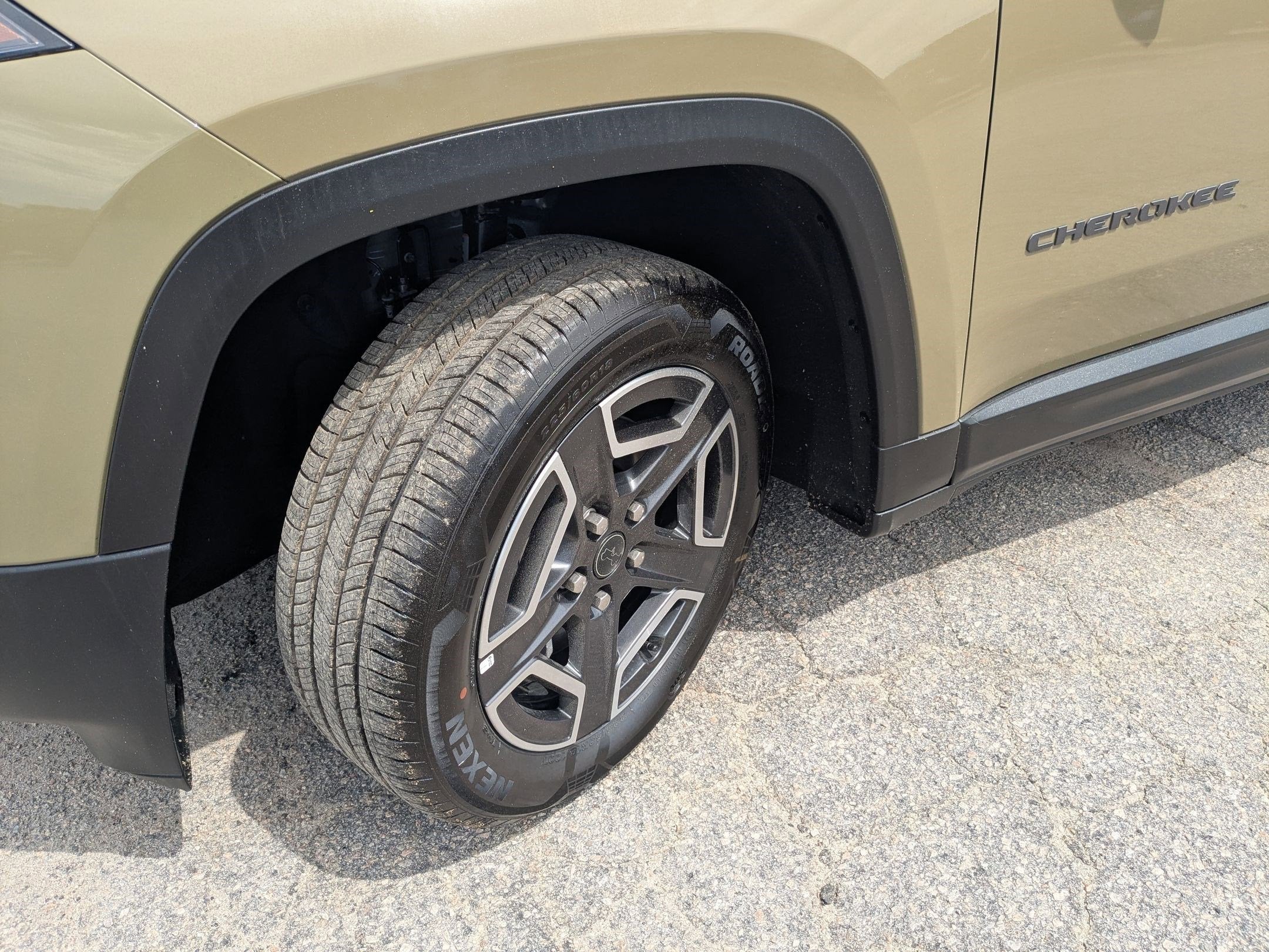 2026 Jeep Cherokee CHEROKEE LAREDO 4X4